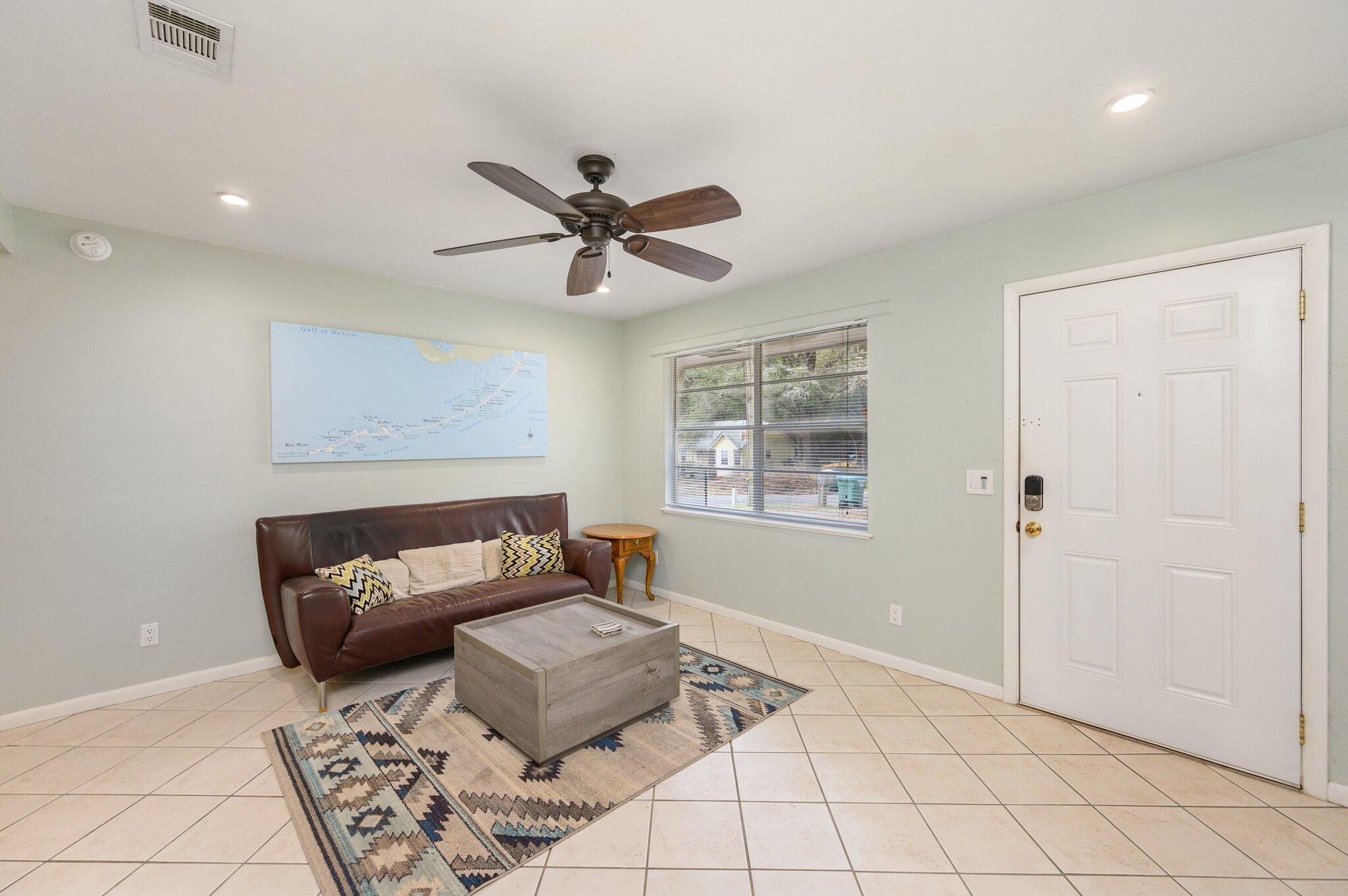 SMITH S/D LOT 1 BLK 1 - Residential