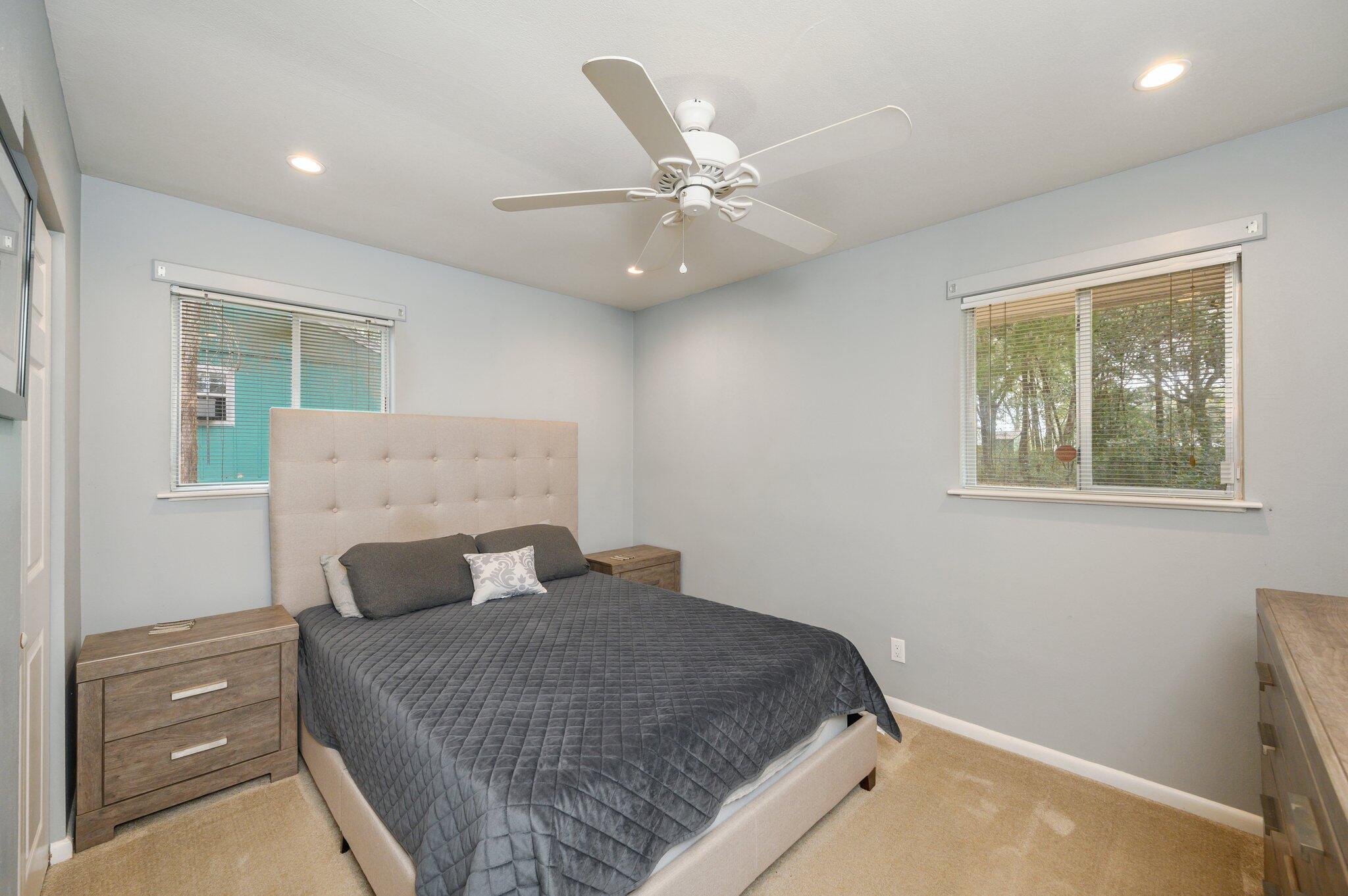 SMITH S/D LOT 1 BLK 1 - Residential