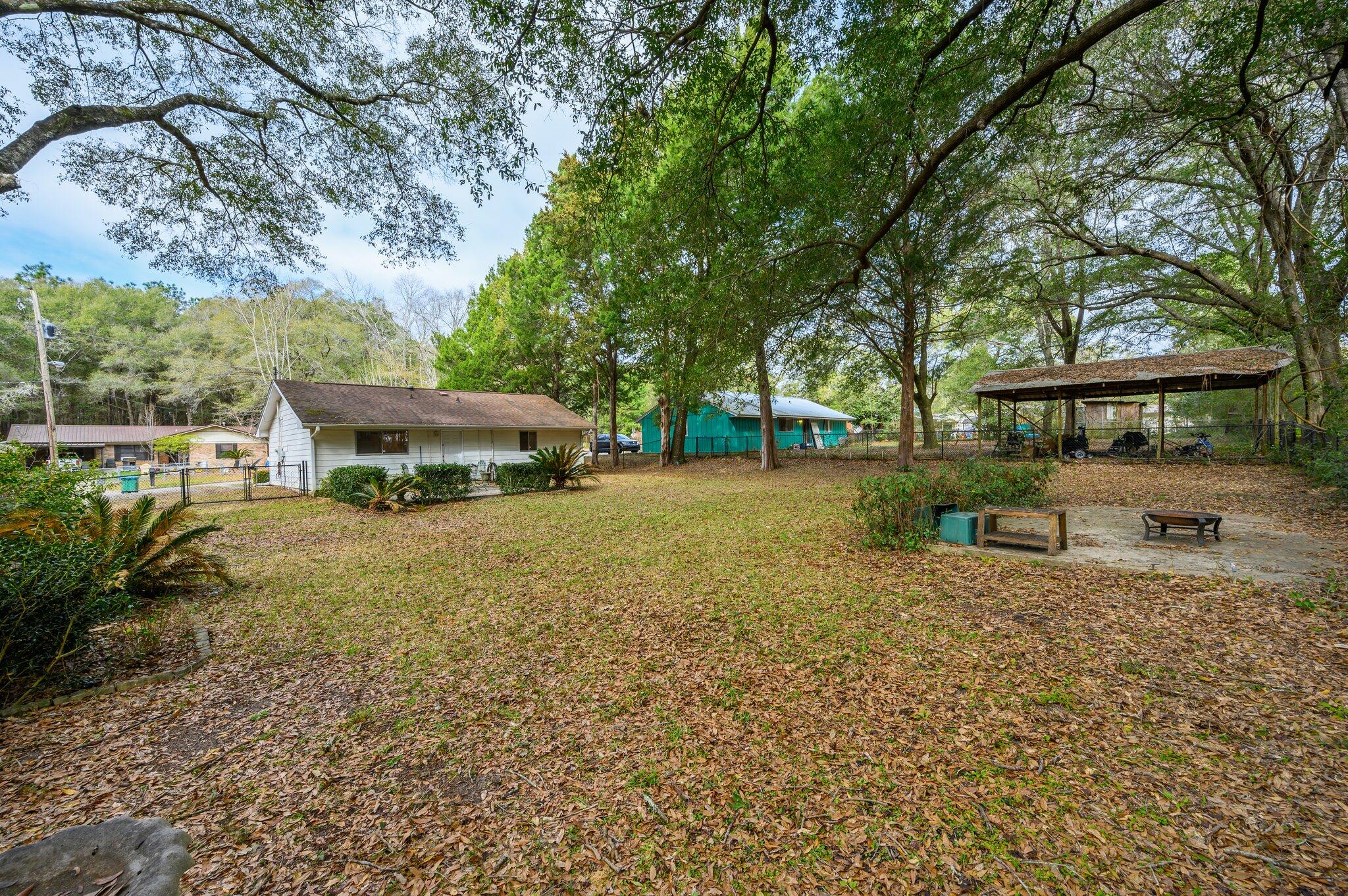 SMITH S/D LOT 1 BLK 1 - Residential