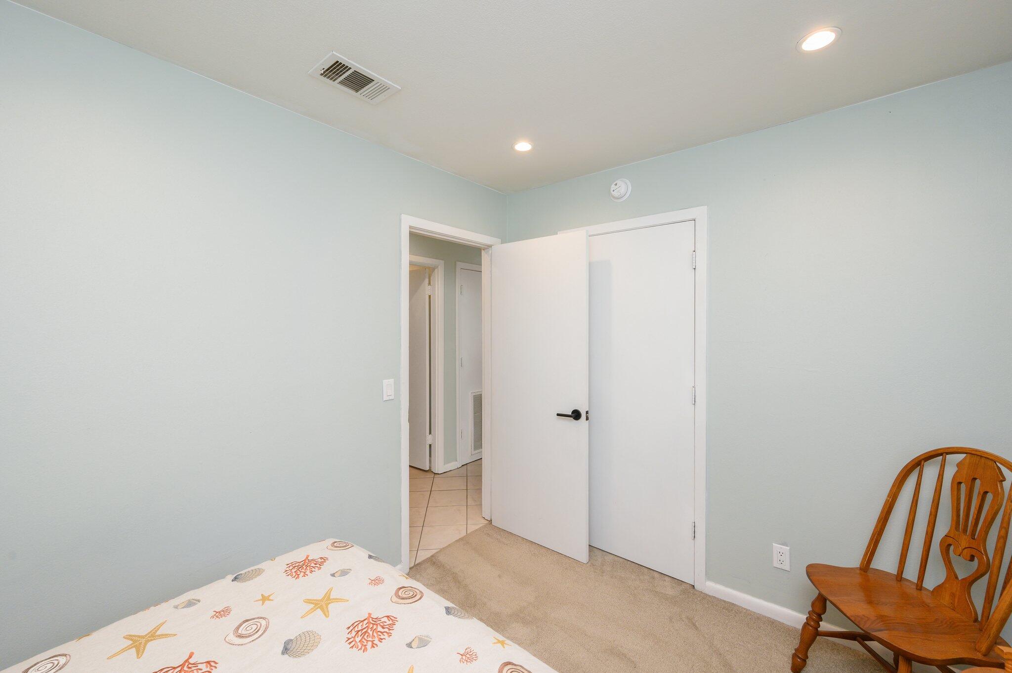 SMITH S/D LOT 1 BLK 1 - Residential