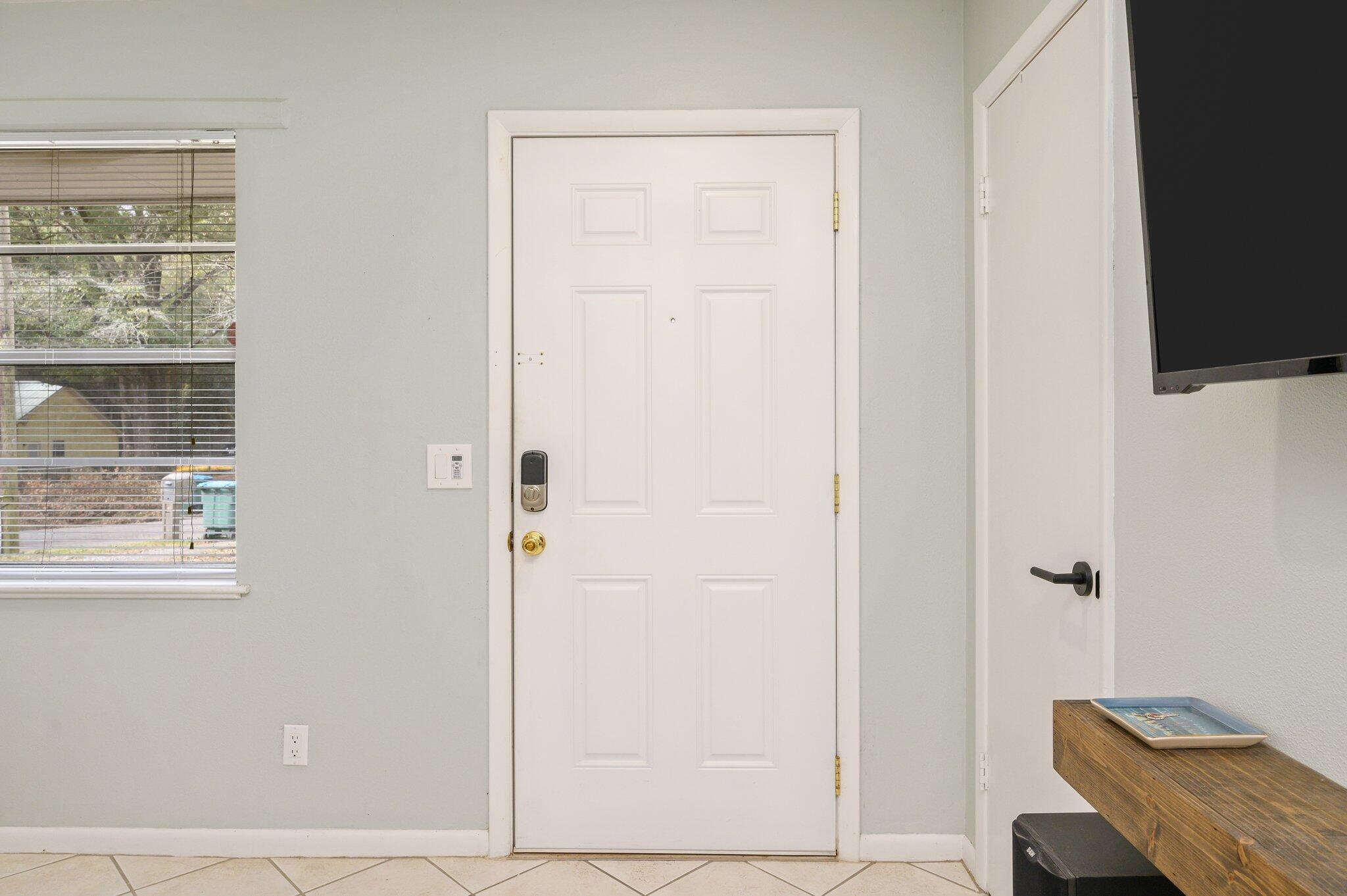 SMITH S/D LOT 1 BLK 1 - Residential