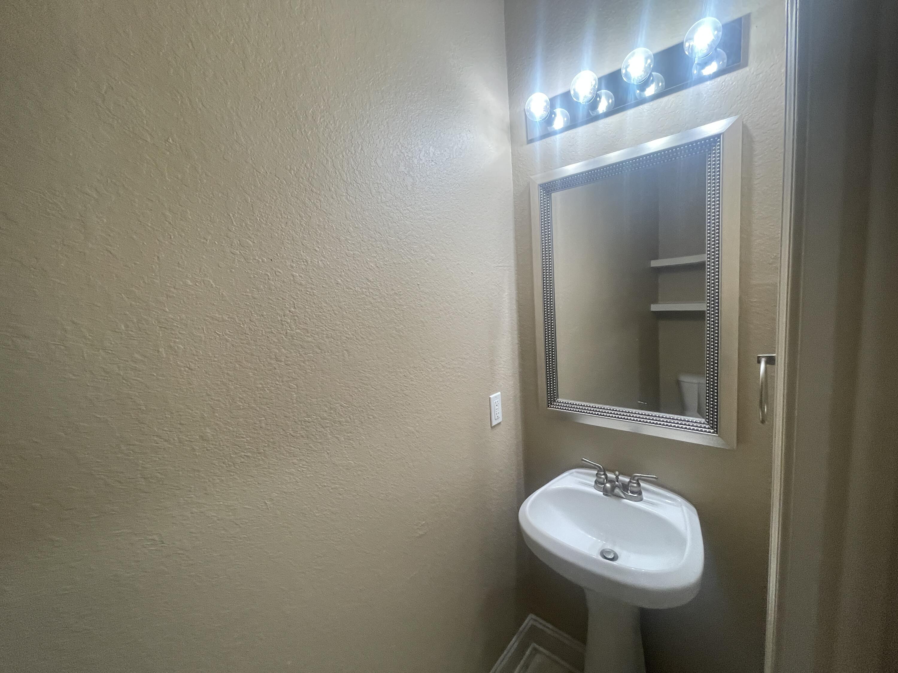 VERANDAS OF FREEPORT, THE - Residential Lease