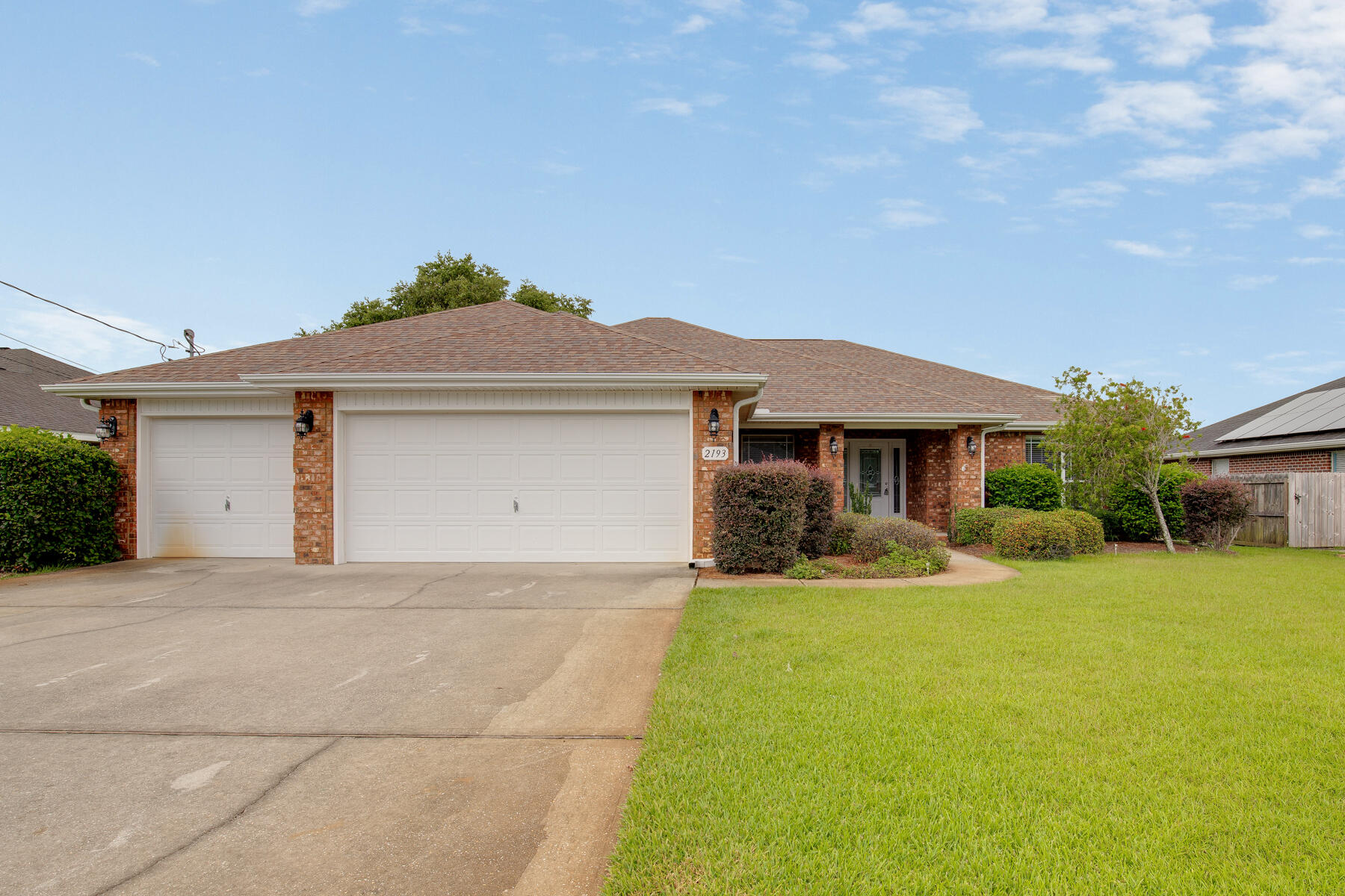 Beautiful 4 bed, 2 bath, 3 car garage with no HOA in the heart of Navarre. This home has been very well maintained and is ready for immediate move in. Large fenced in back yard with plenty of room for outdoor activities or to add a full size pool. Minutes from the Beach, park, school and restaurants in Navarre. New AC being installed on August 16th!