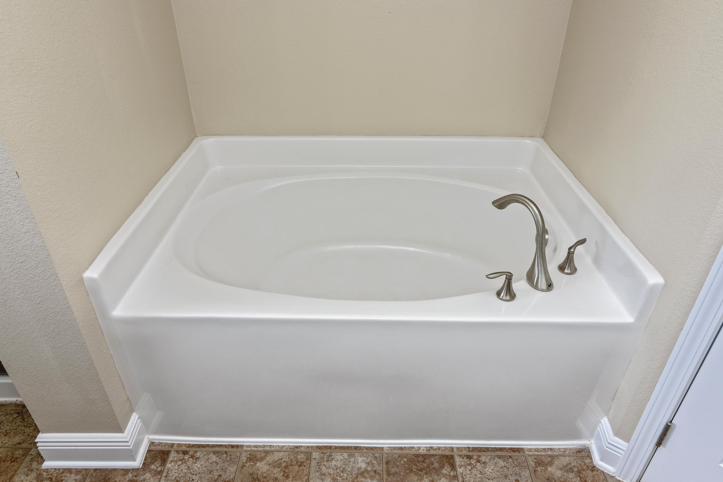 ALICIA PLACE - Residential Lease