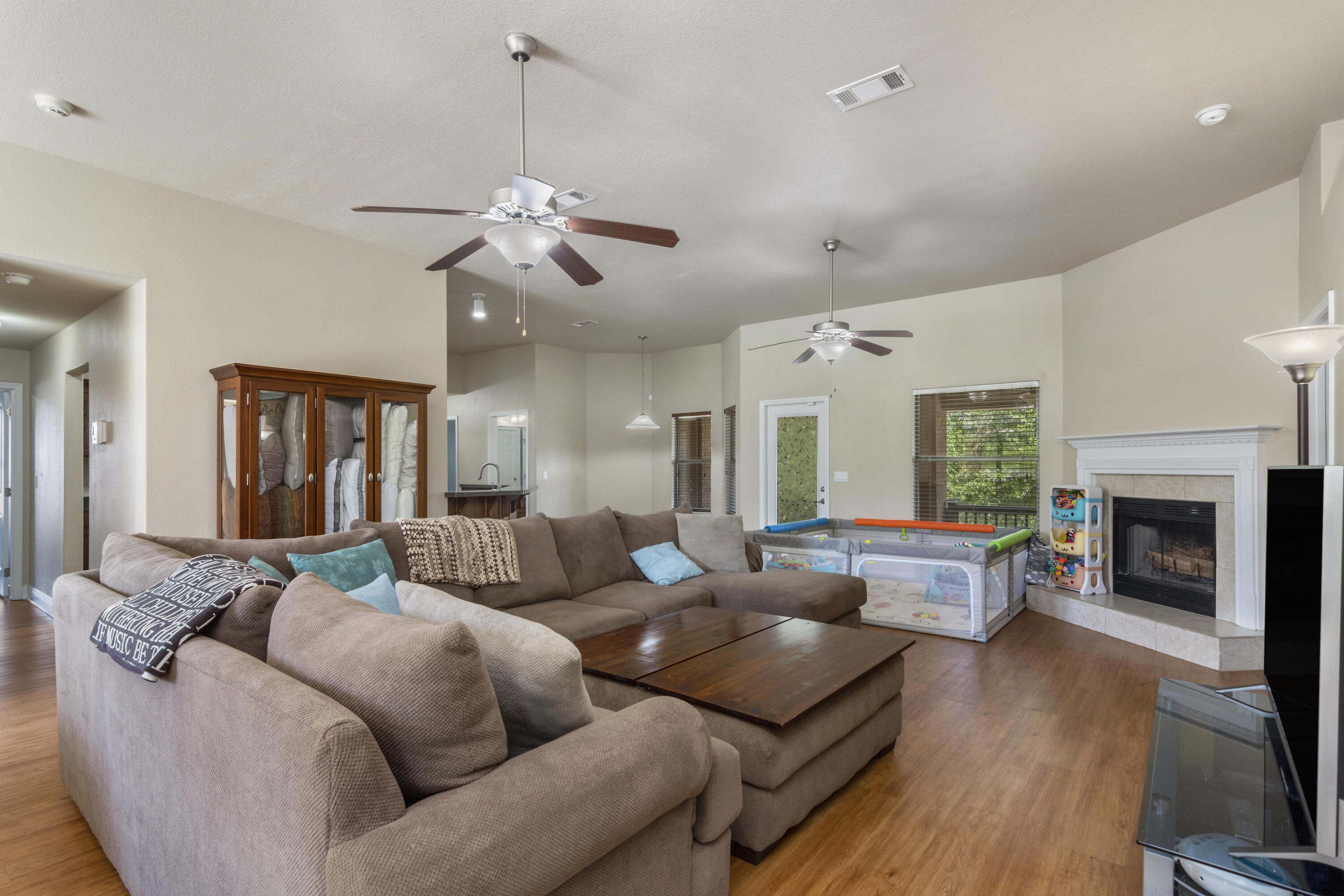 ALICIA PLACE - Residential Lease