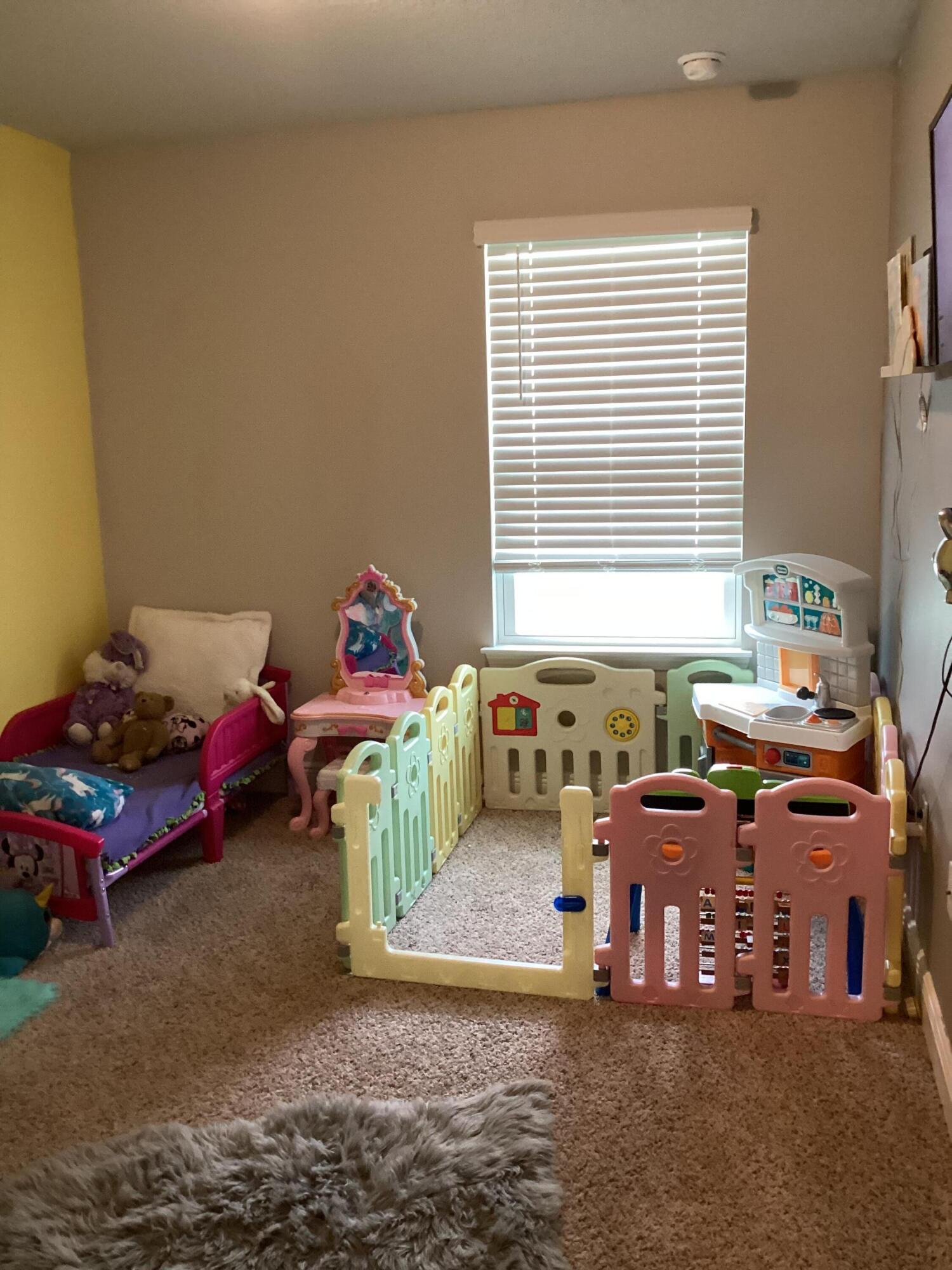 SAUFLEY FIELD TOWNHOMES - Residential