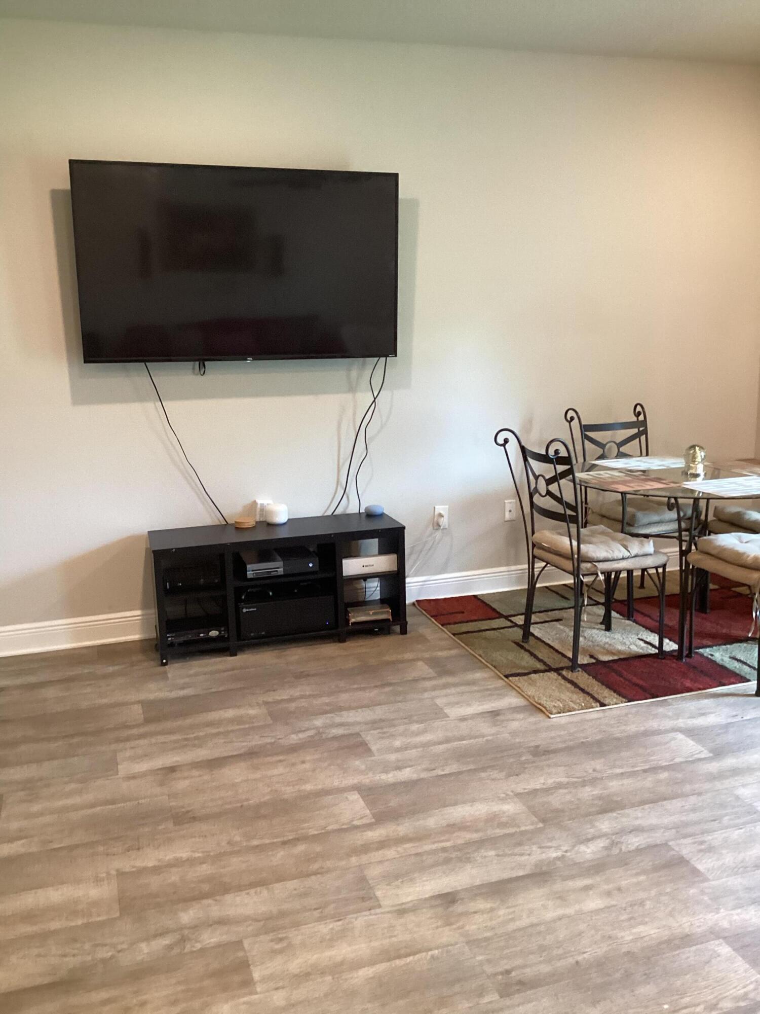 SAUFLEY FIELD TOWNHOMES - Residential