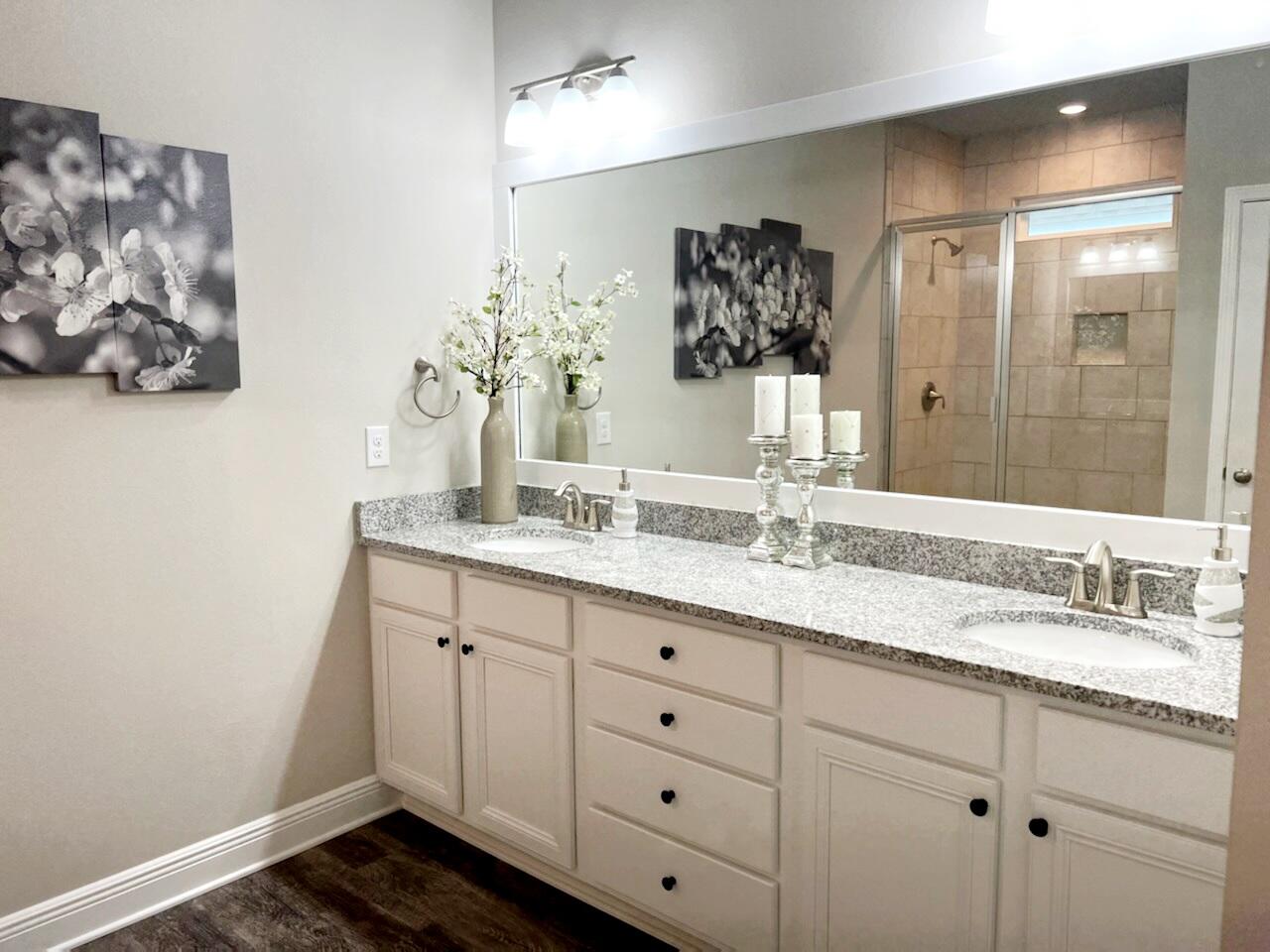 STONEGATE - Residential