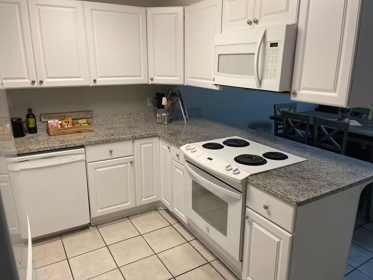 WINSTON MANOR T/H - Residential