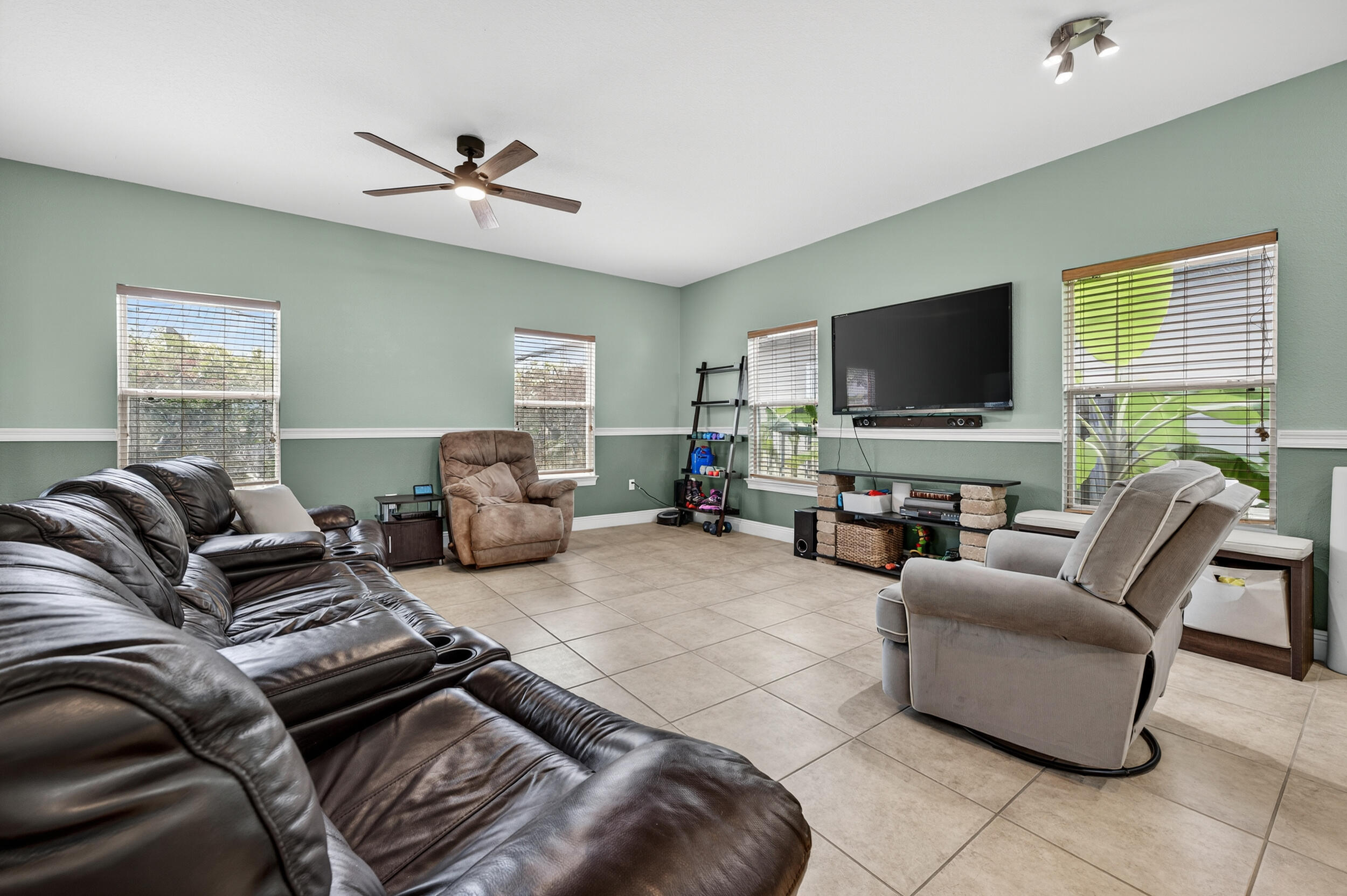 EAGLE BAY - Residential