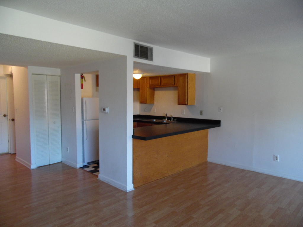 FINISTERRA CONDO - Residential