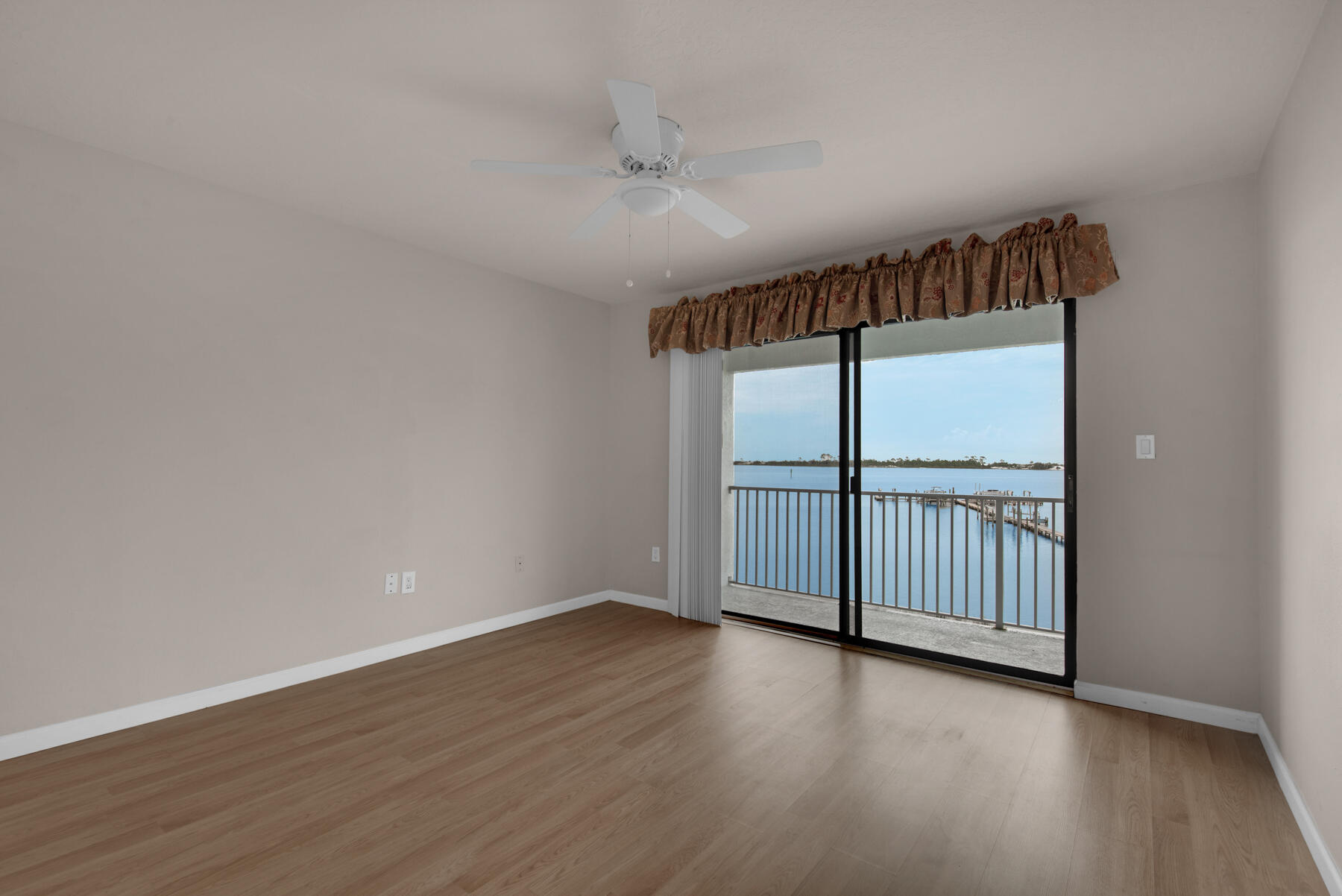 CHANNEL MARKER 2 - Residential