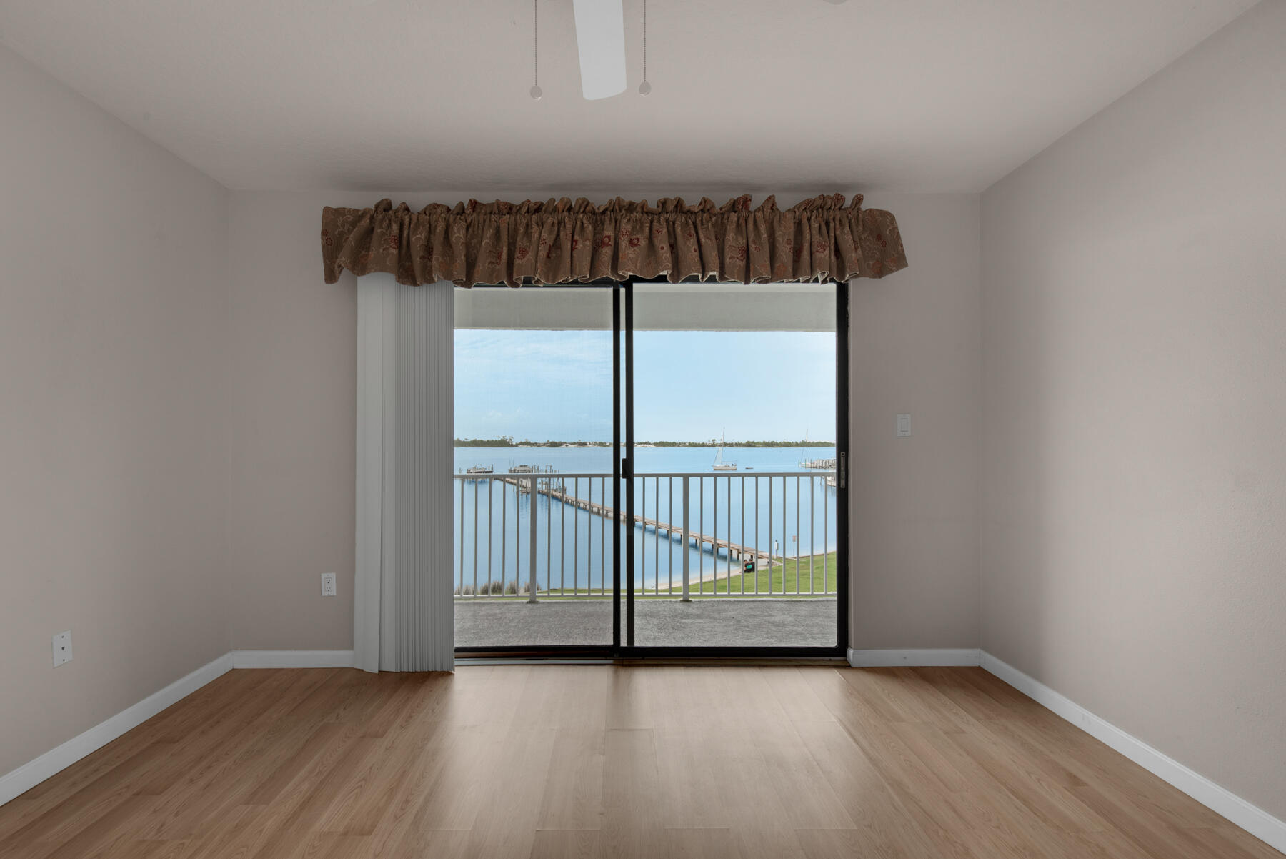 CHANNEL MARKER 2 - Residential