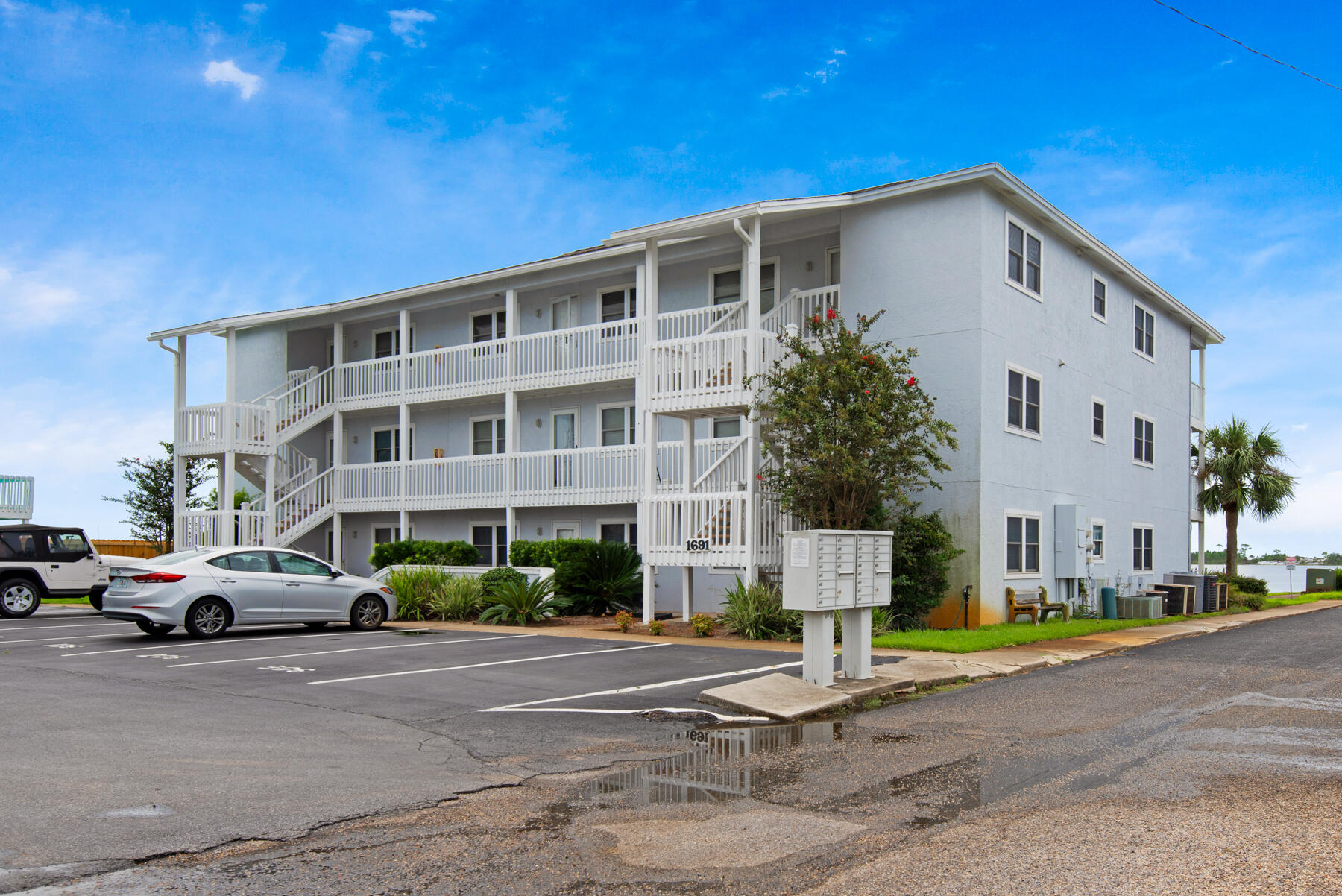 CHANNEL MARKER 2 - Residential