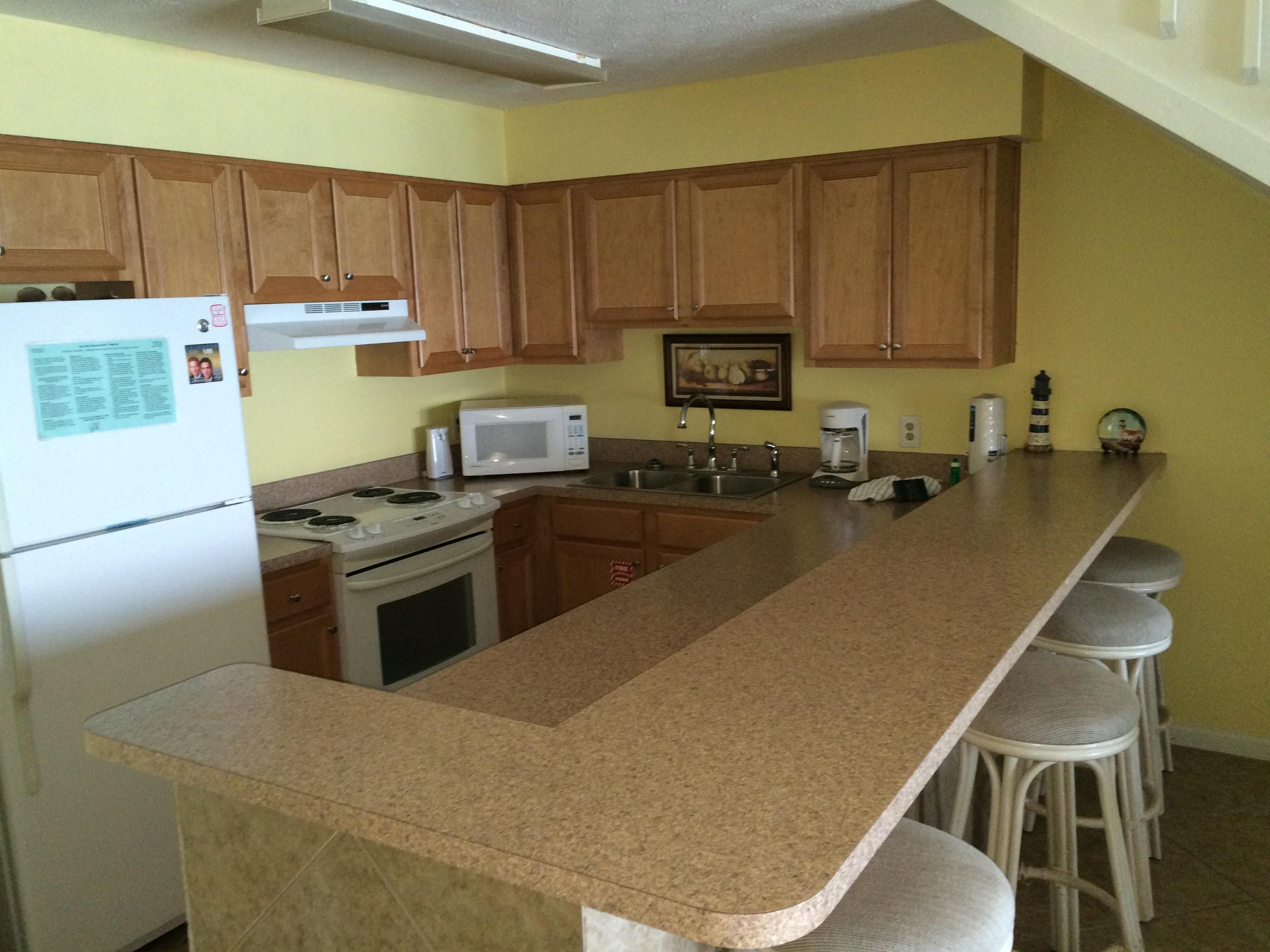 CRYSTAL VILLAS CONDO PH 2 - Residential