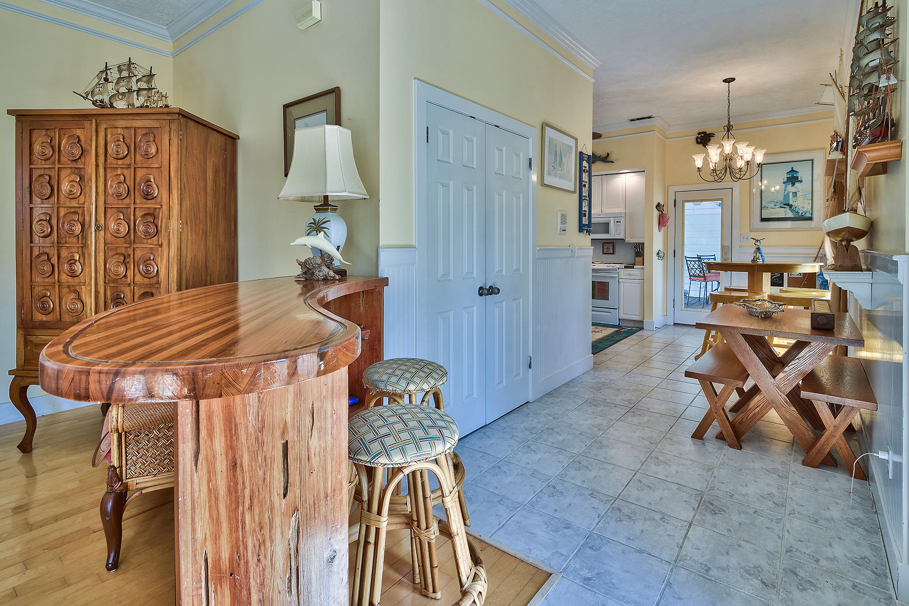 CRYSTAL BEACH - Residential