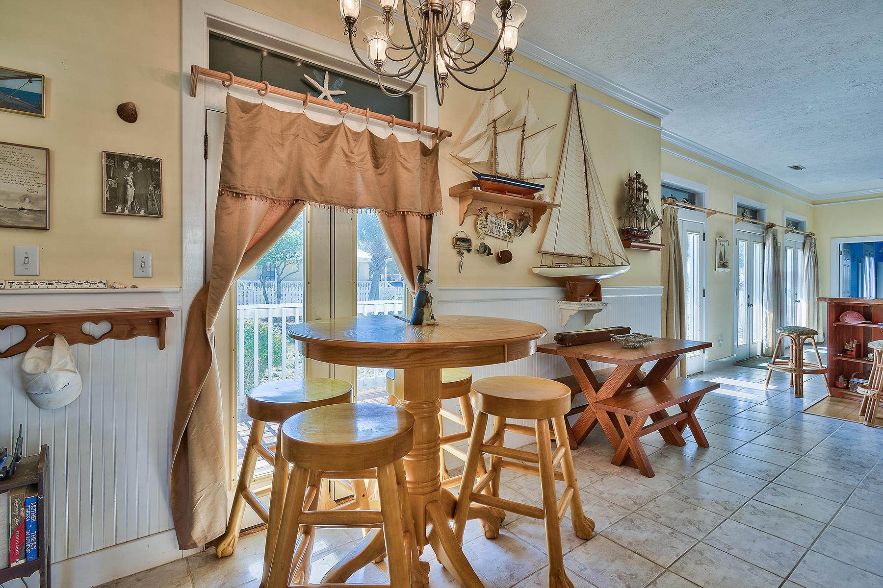 CRYSTAL BEACH - Residential