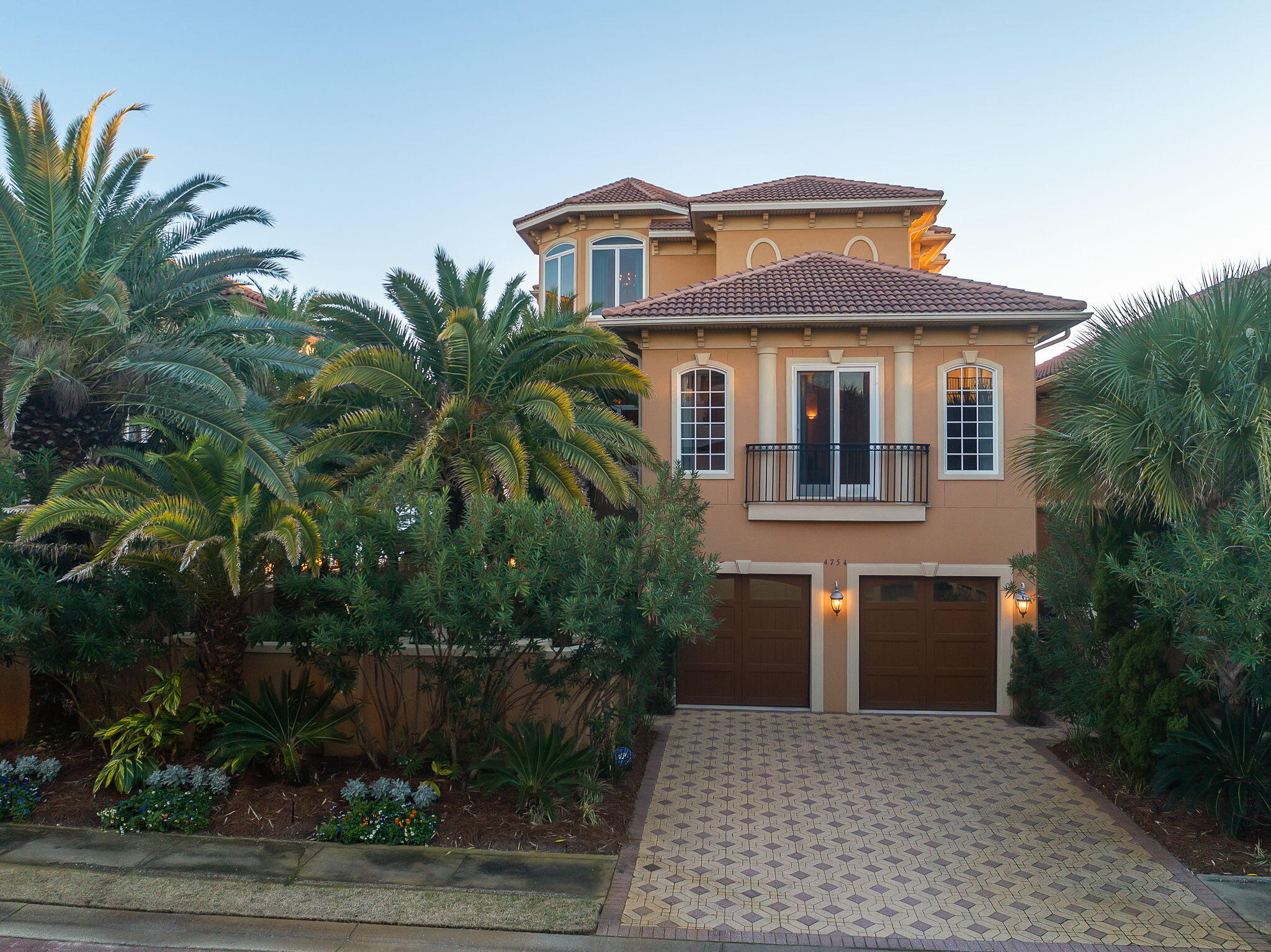 DESTINY BY THE SEA - Residential