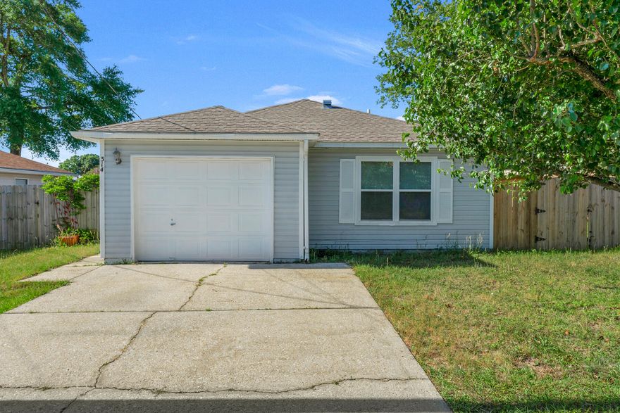 This 3 bedroom 2 bath cottage style home would make a great home for a first time homebuyer, retirement home, or investment property. This home has a split bedroom layout for added privacy. This is a very open floor plan making the home spacious.