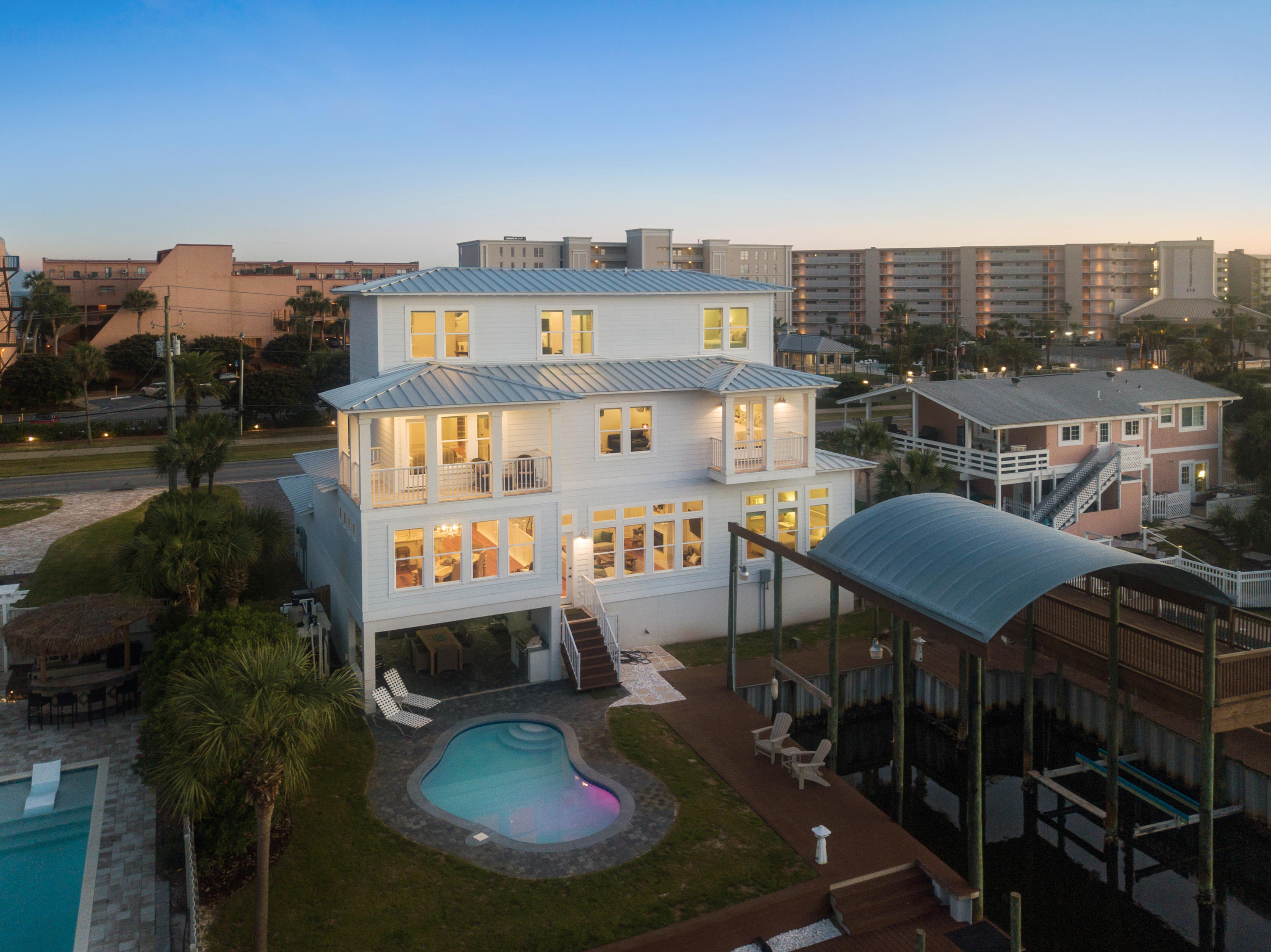 HOLIDAY ISLE - Residential