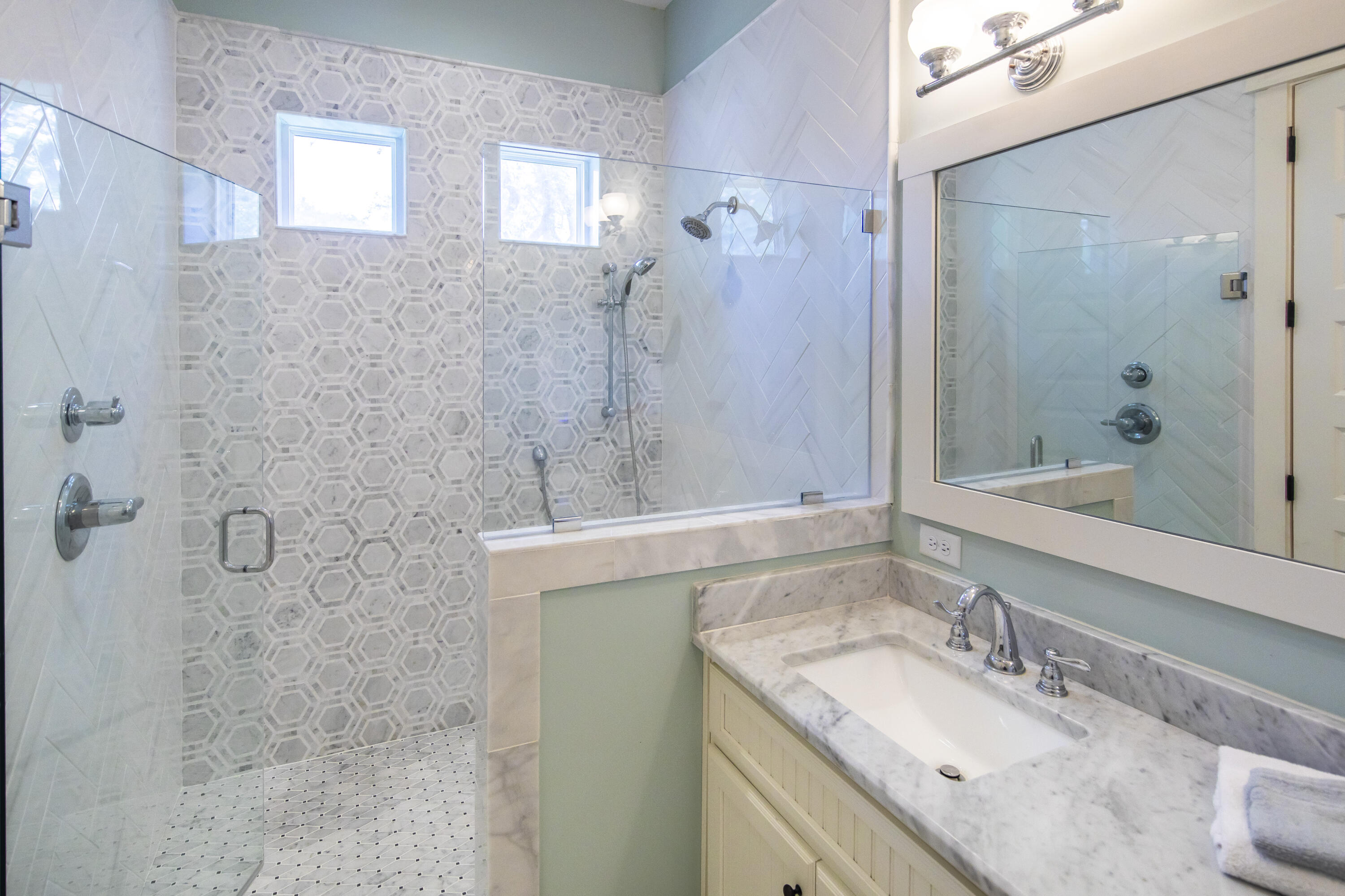 LAKESHORE ESTATES - Residential