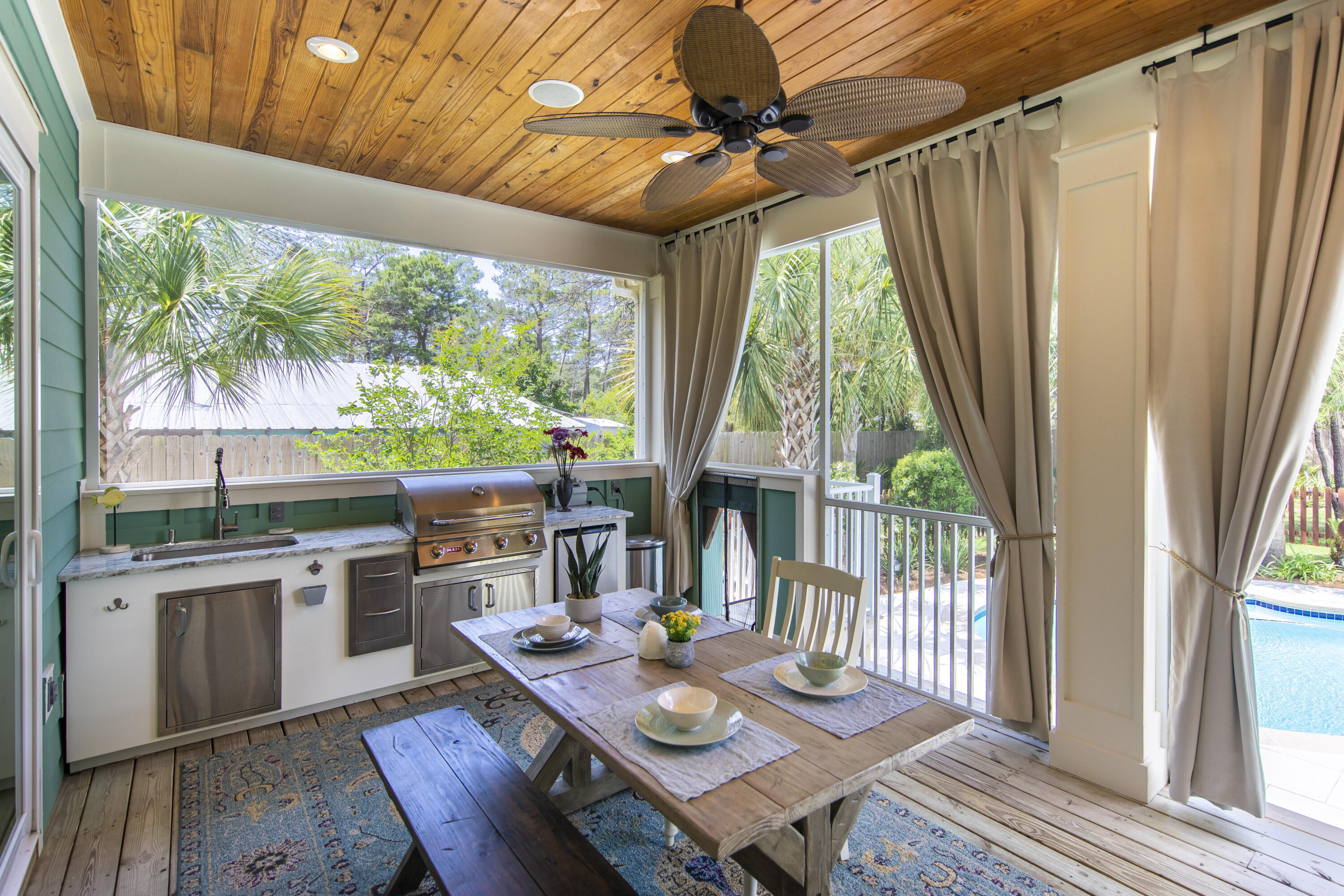 LAKESHORE ESTATES - Residential