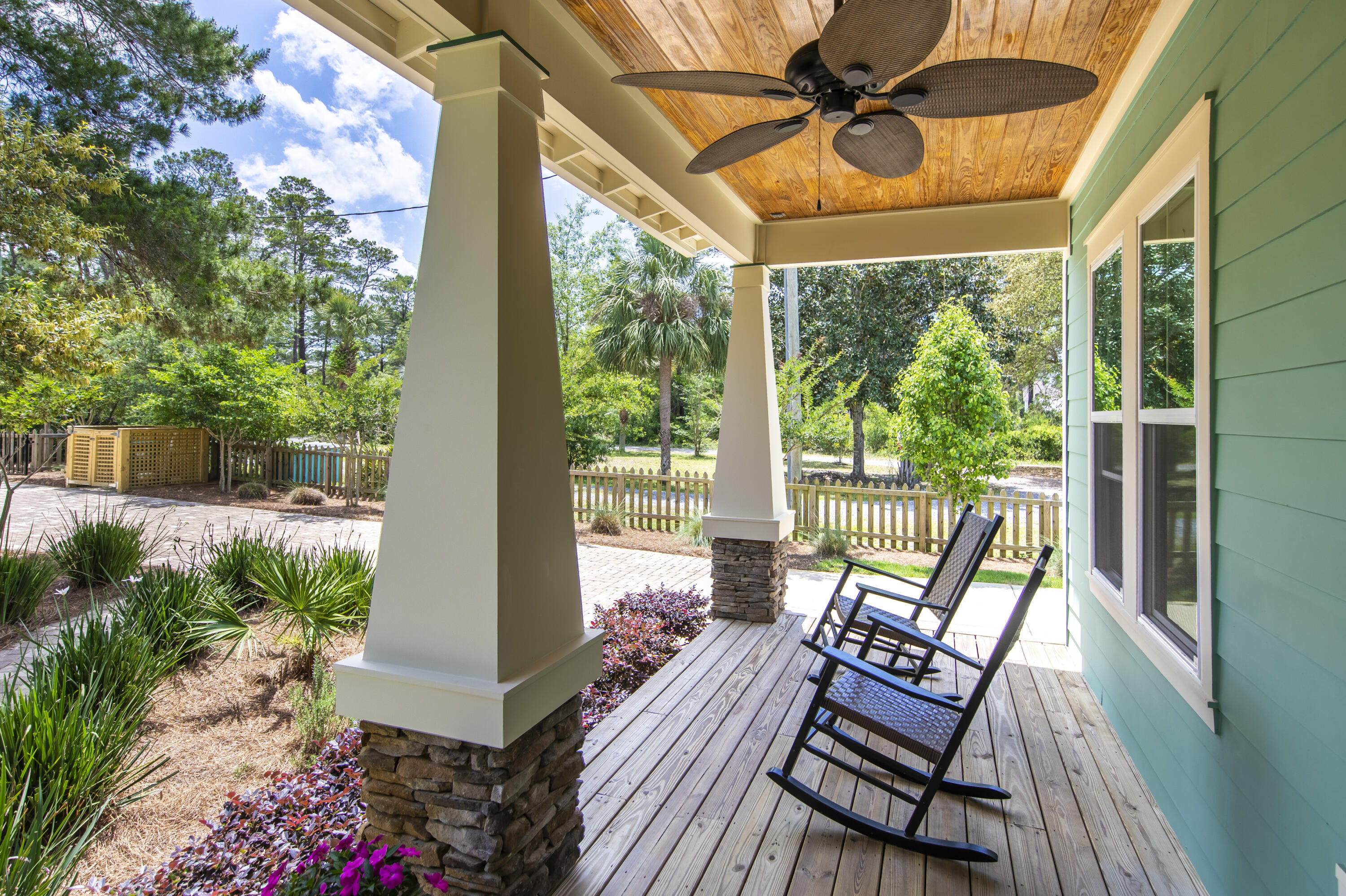 LAKESHORE ESTATES - Residential