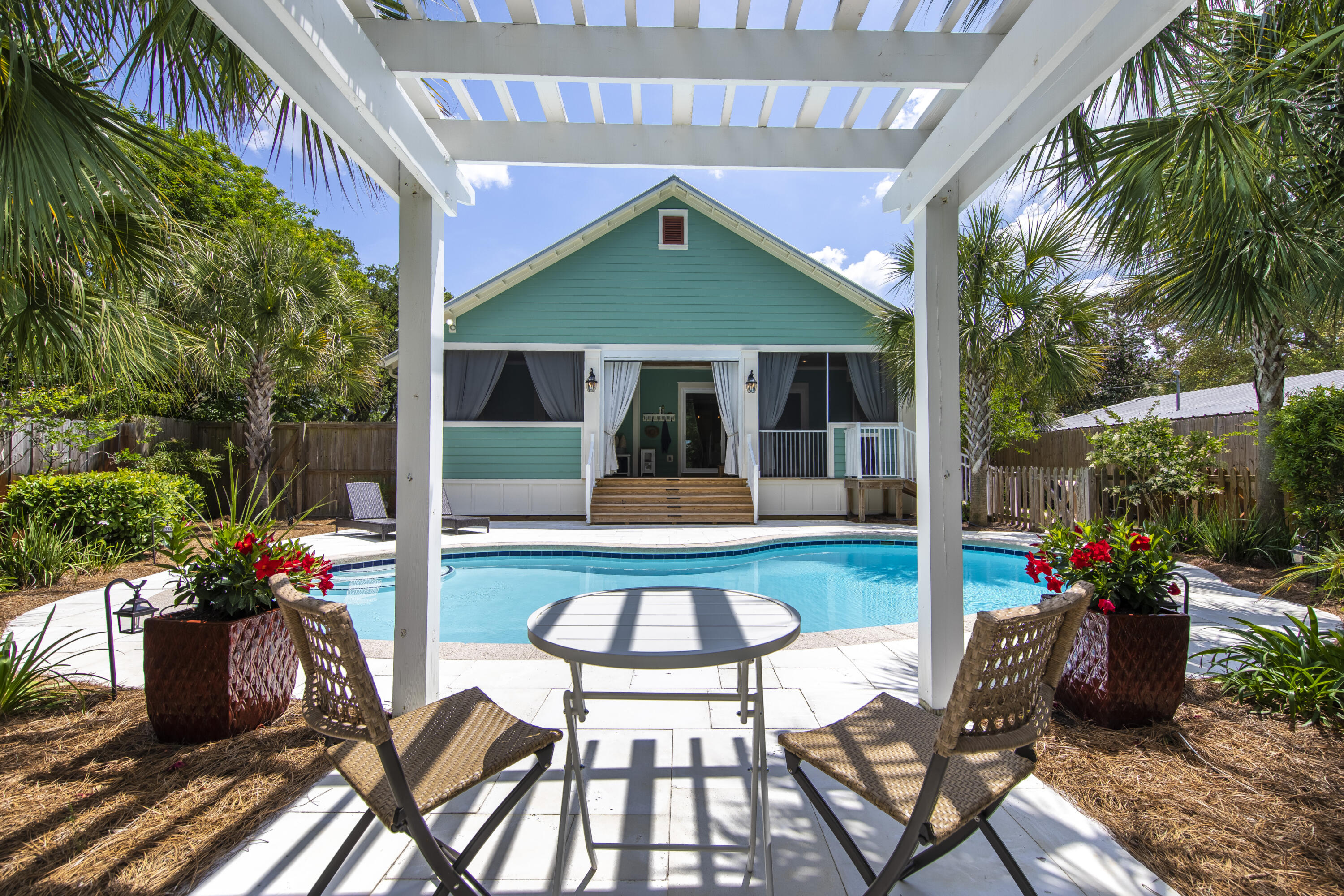 LAKESHORE ESTATES - Residential