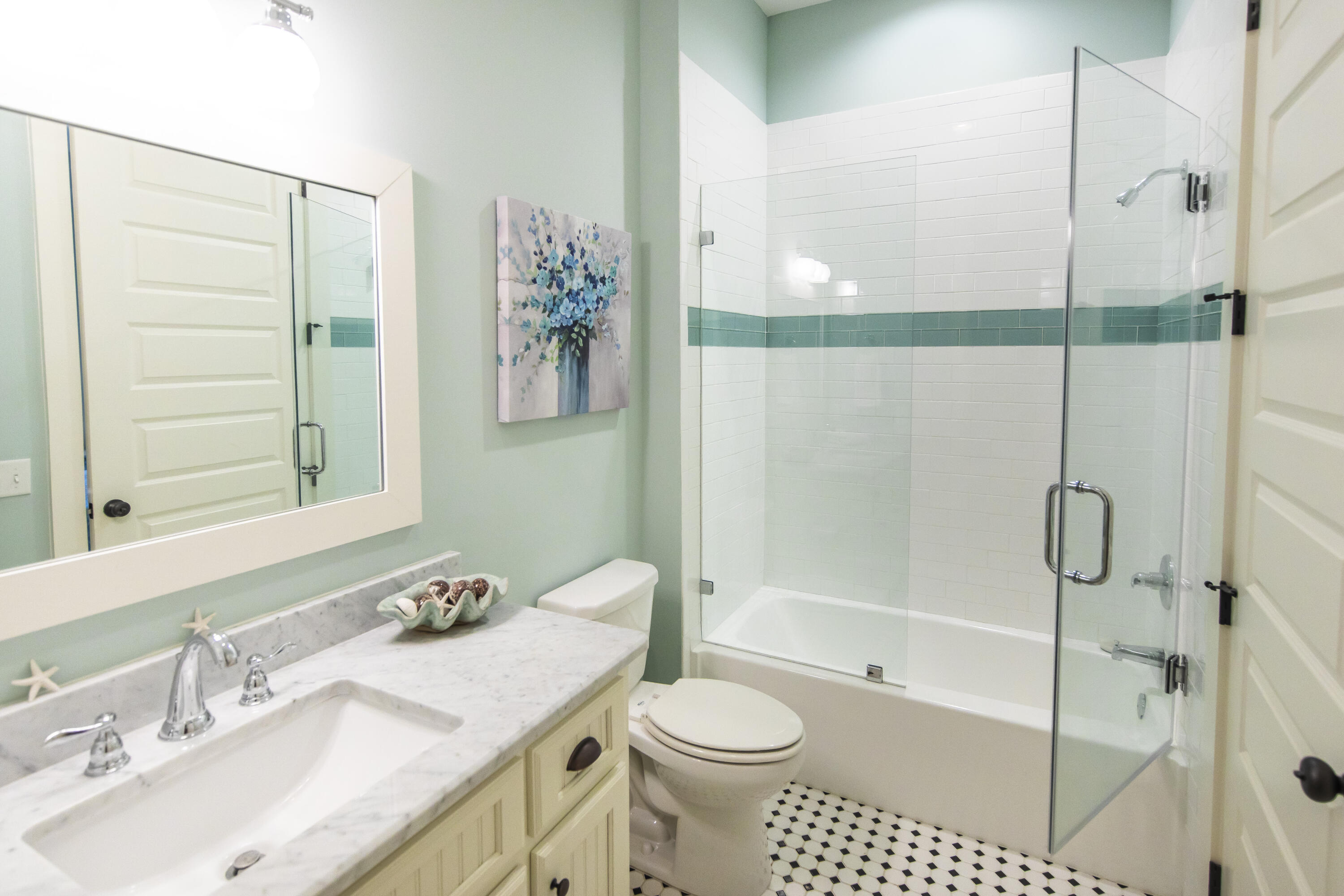 LAKESHORE ESTATES - Residential