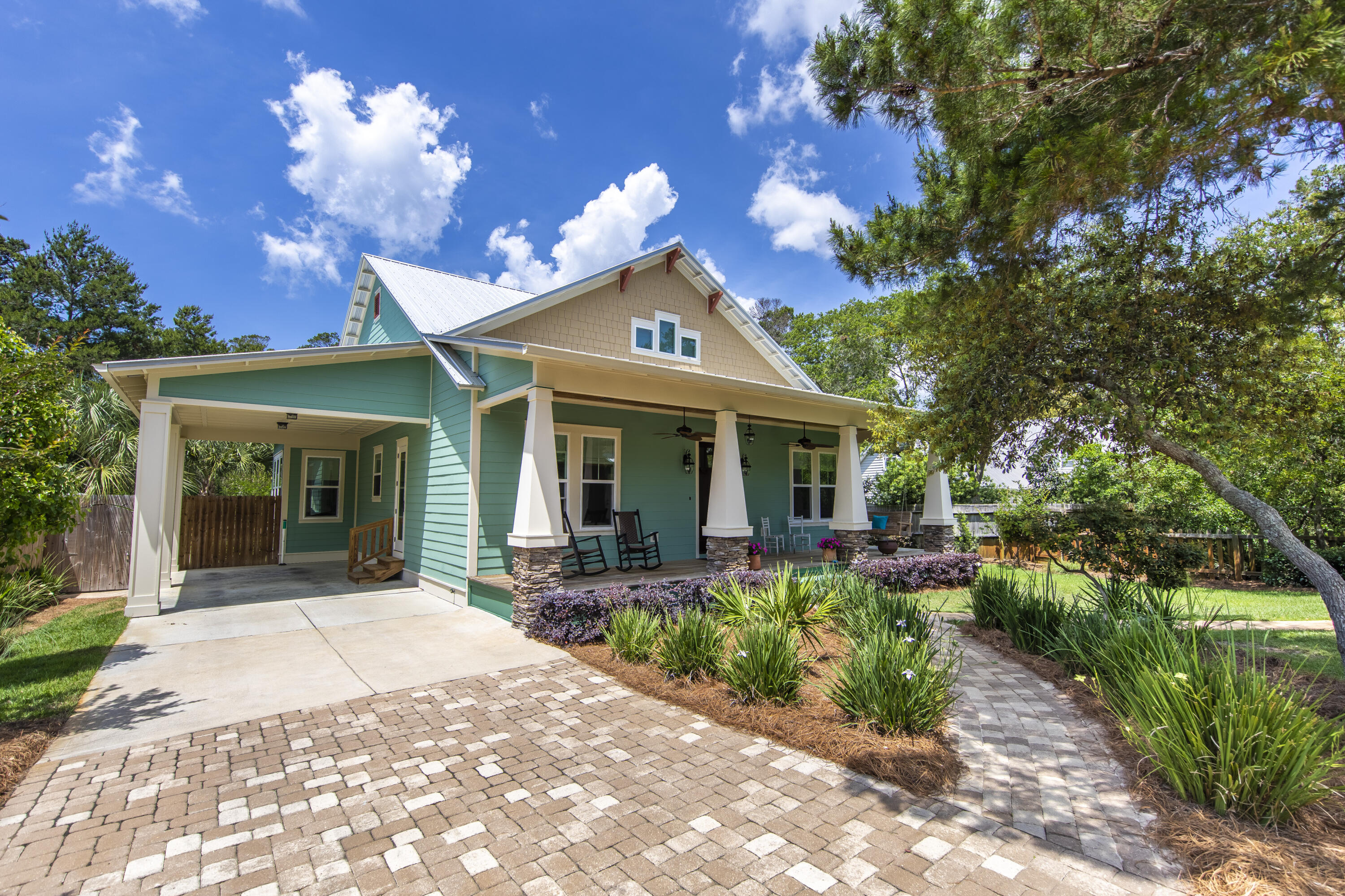 LAKESHORE ESTATES - Residential