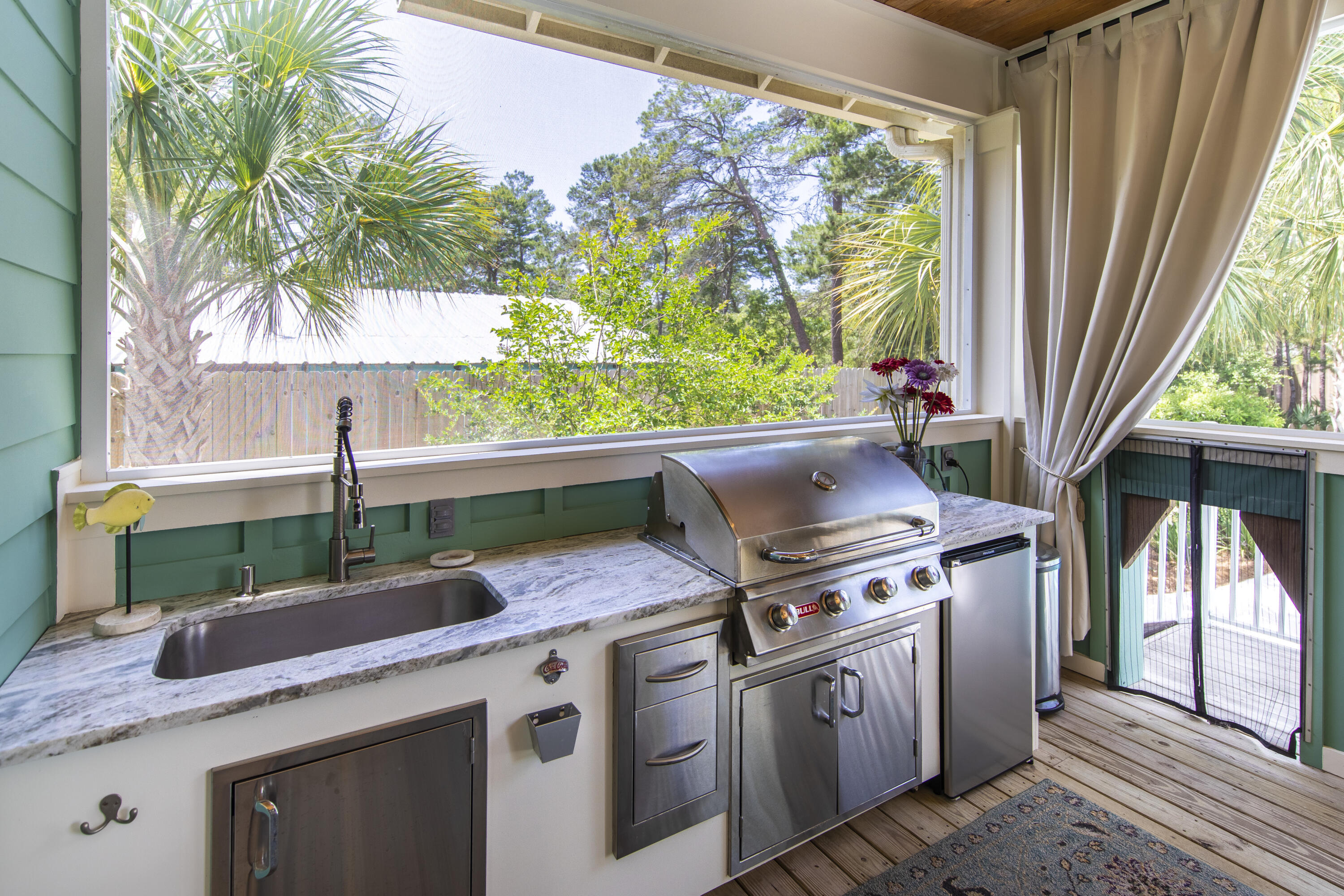 LAKESHORE ESTATES - Residential