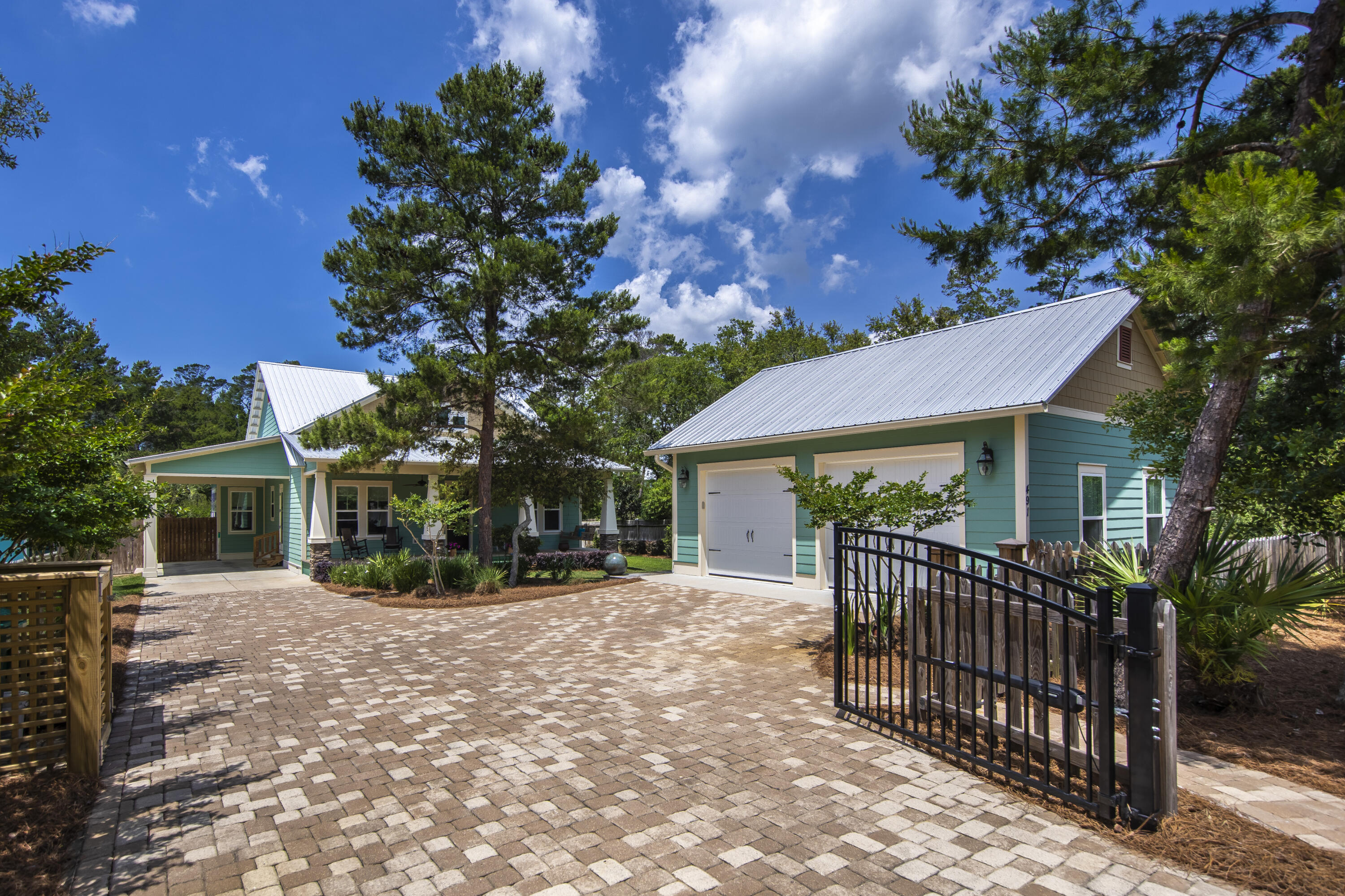 LAKESHORE ESTATES - Residential