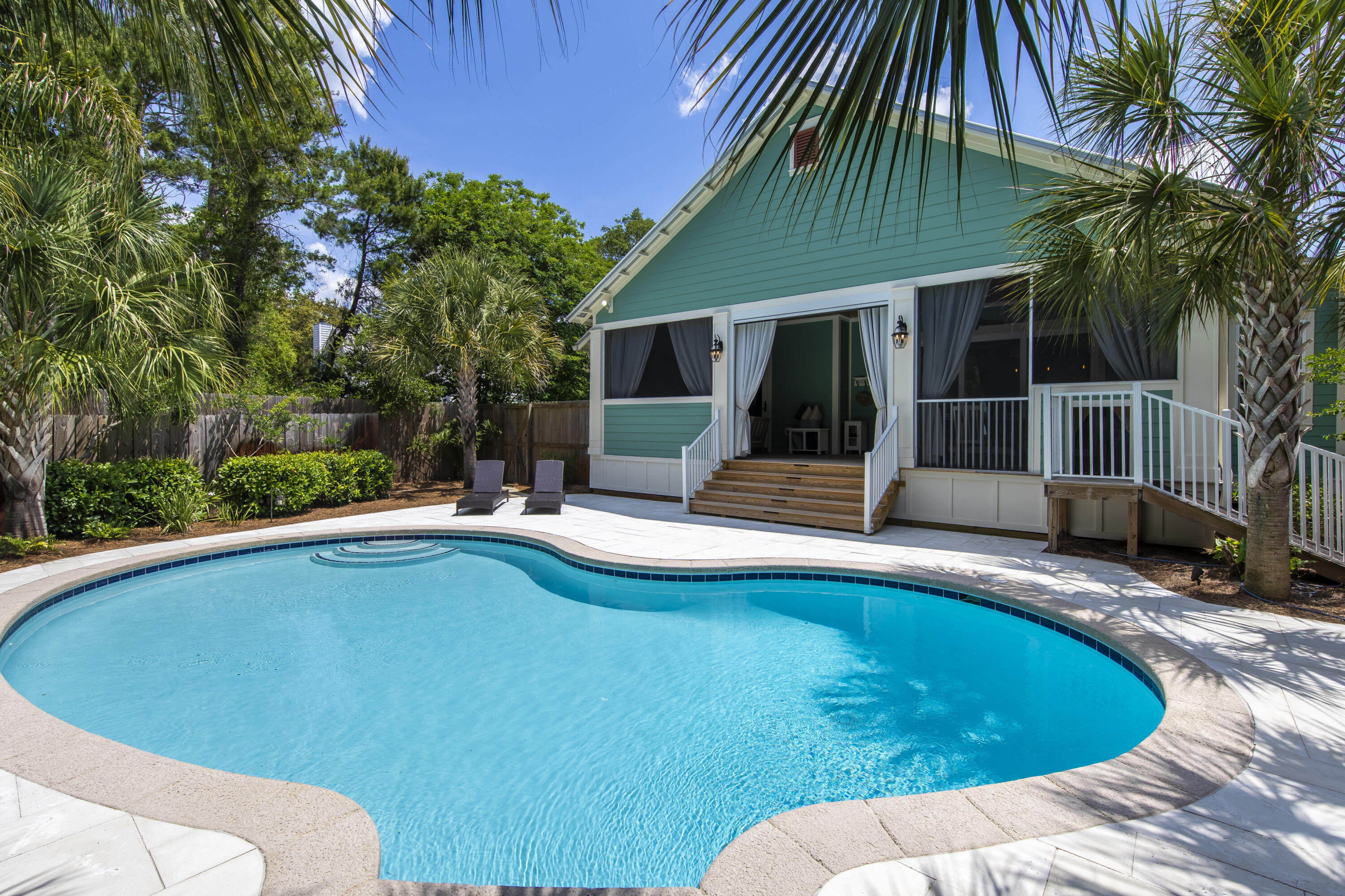 LAKESHORE ESTATES - Residential
