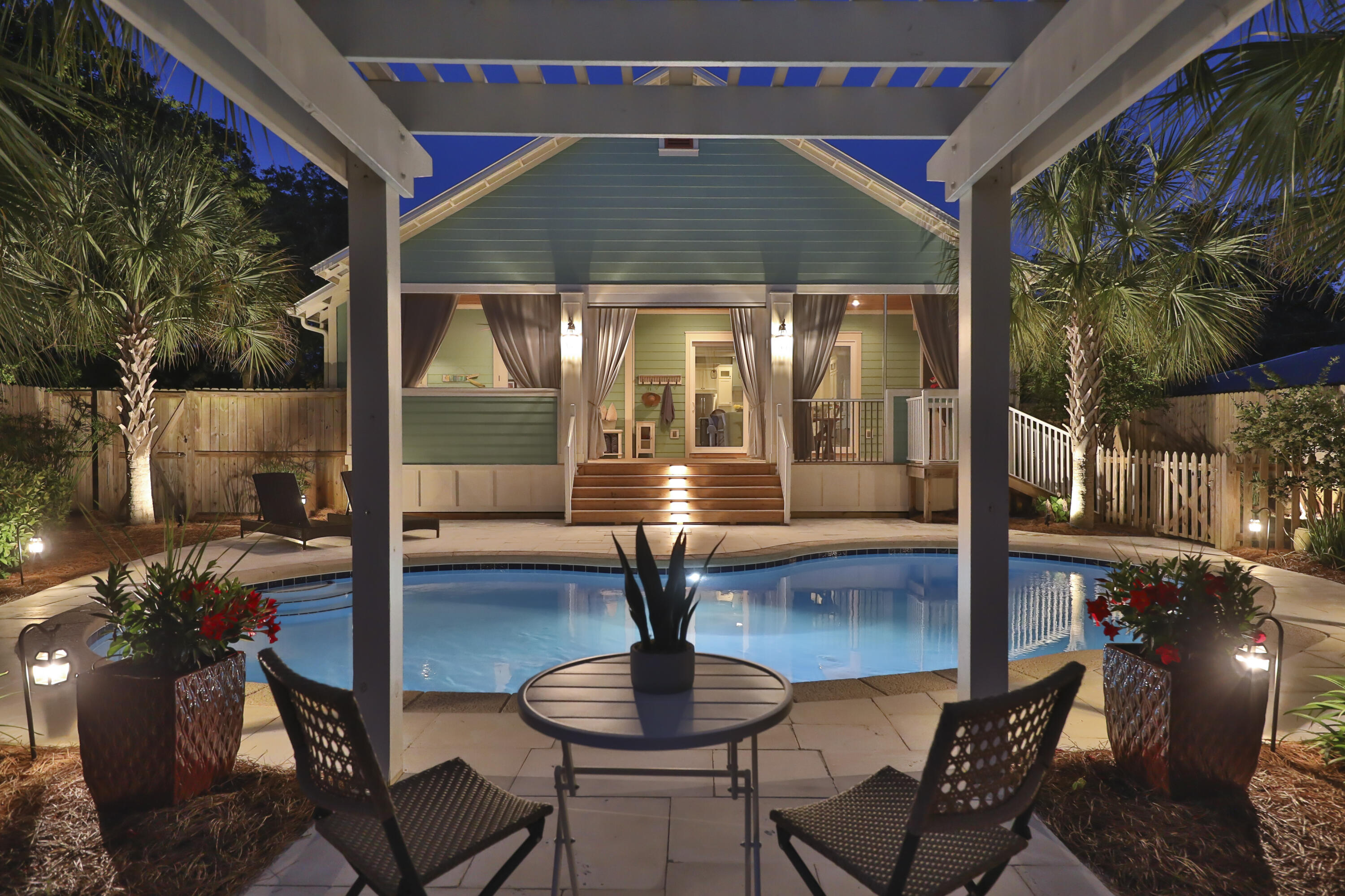 LAKESHORE ESTATES - Residential