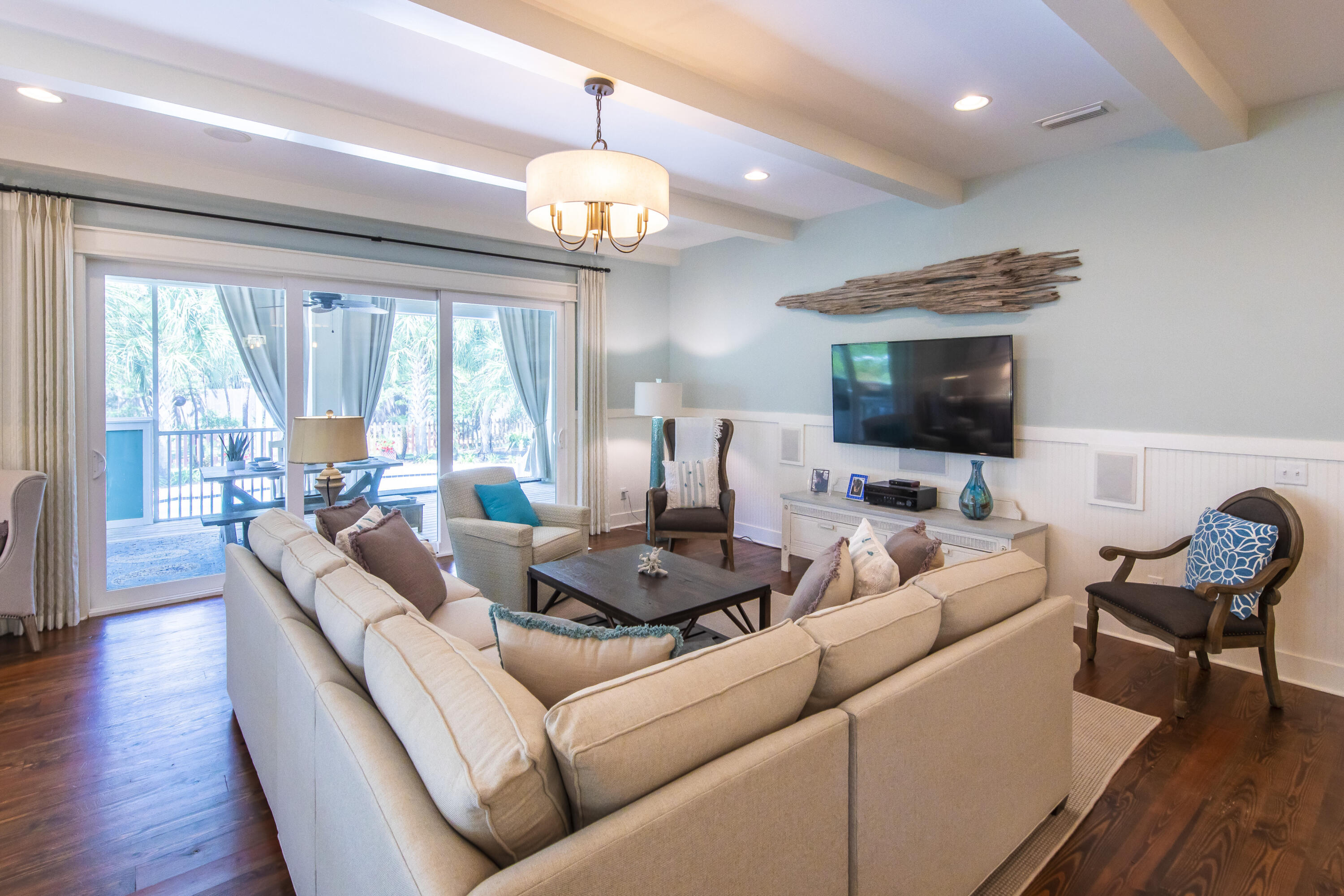 LAKESHORE ESTATES - Residential