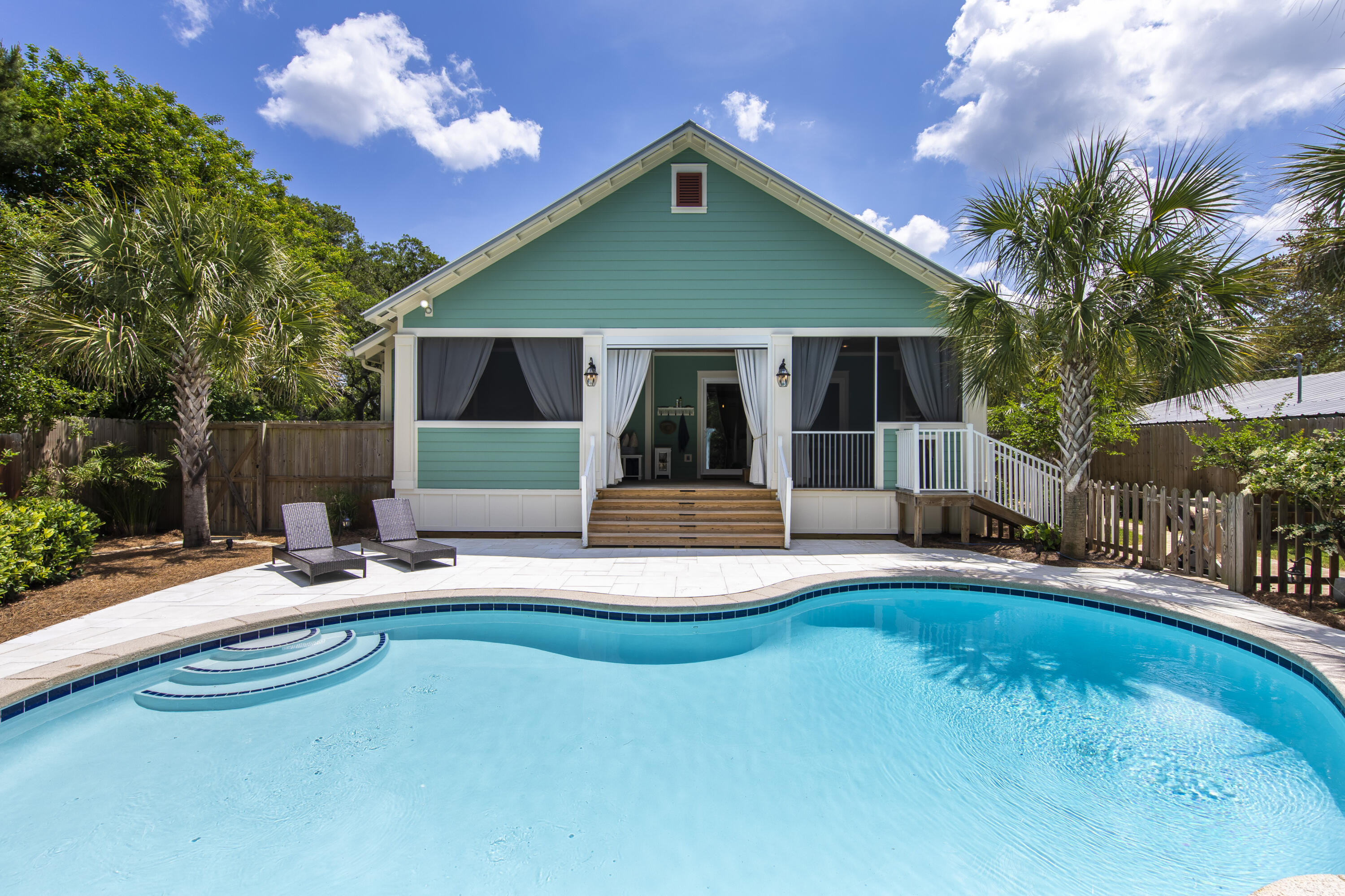 LAKESHORE ESTATES - Residential