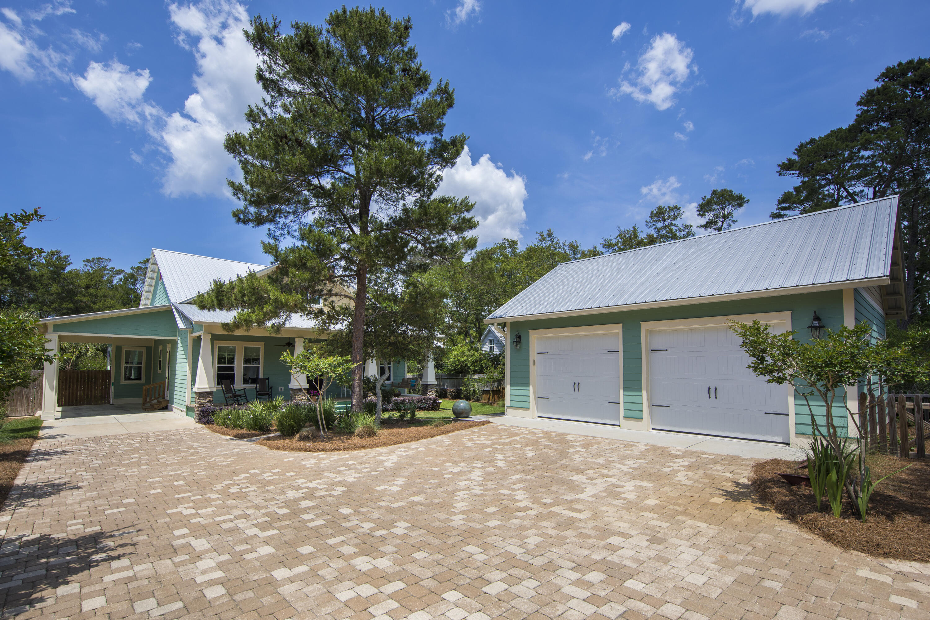LAKESHORE ESTATES - Residential
