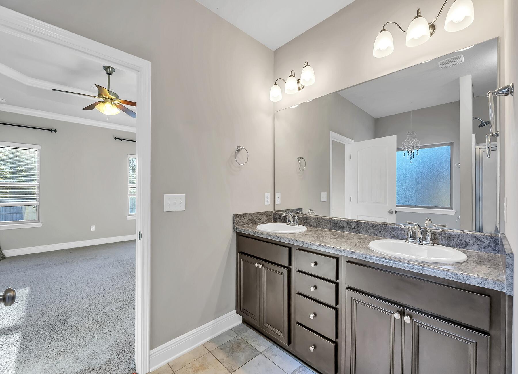 AUTUMN WOODS - Residential Lease