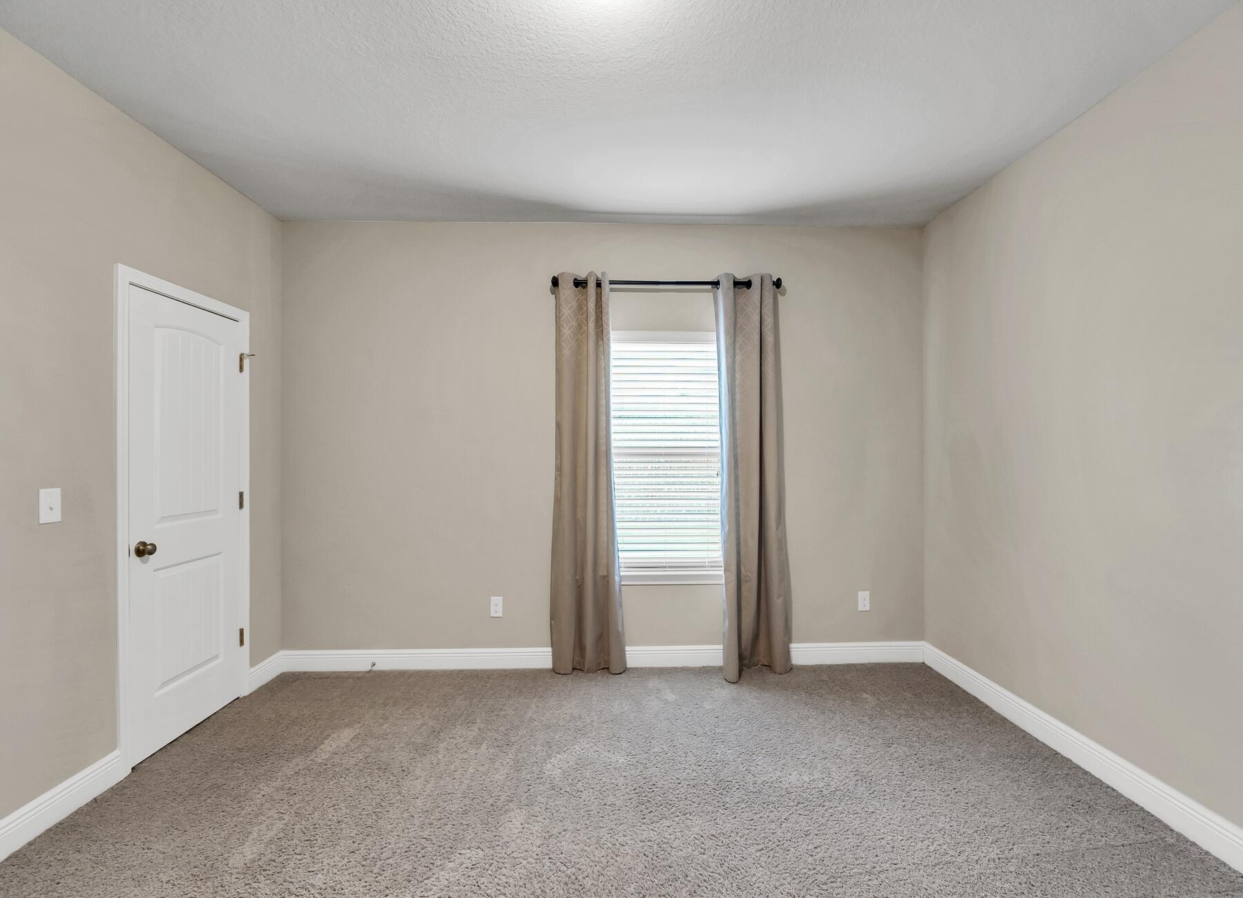 AUTUMN WOODS - Residential Lease