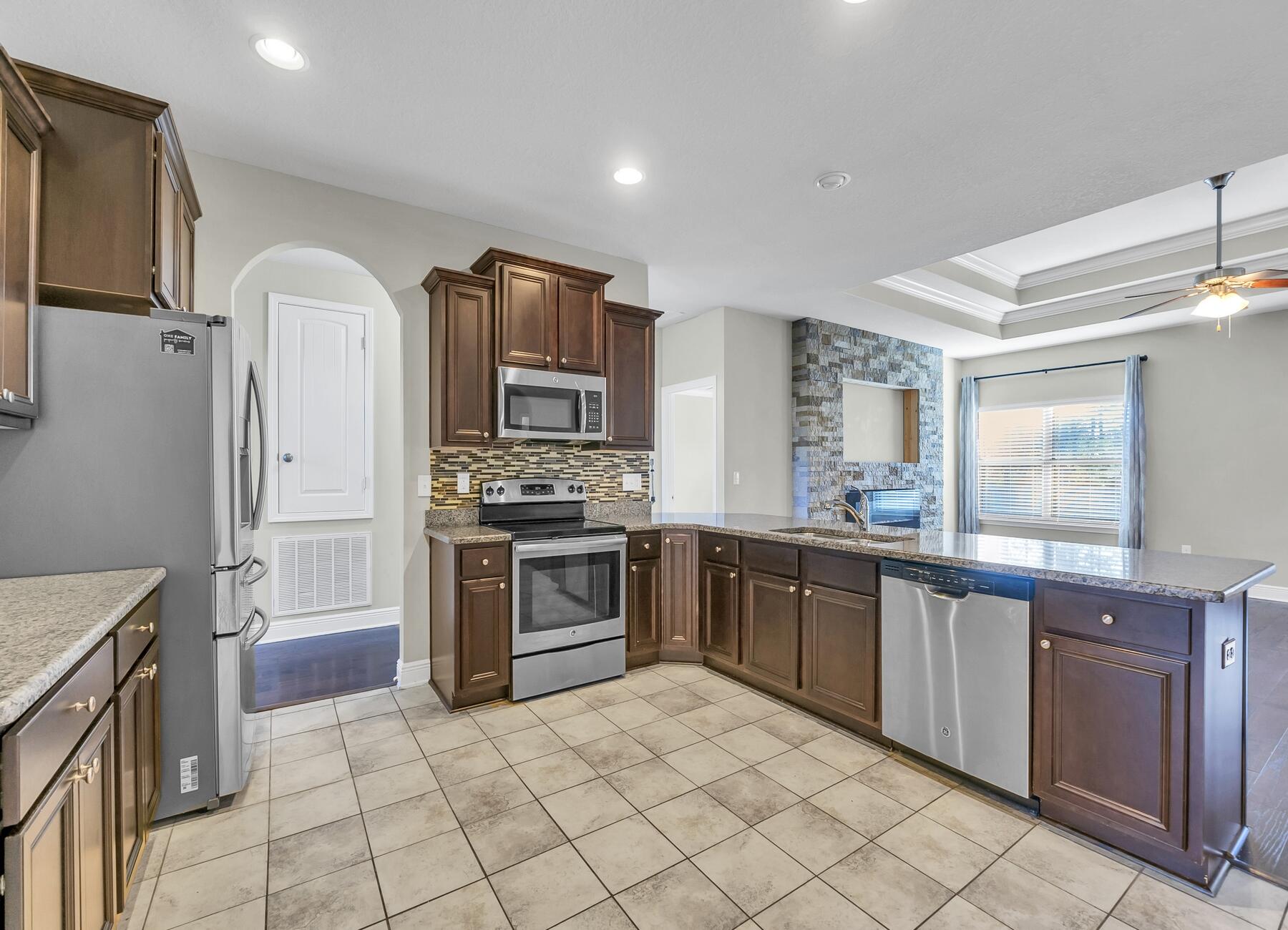 AUTUMN WOODS - Residential Lease