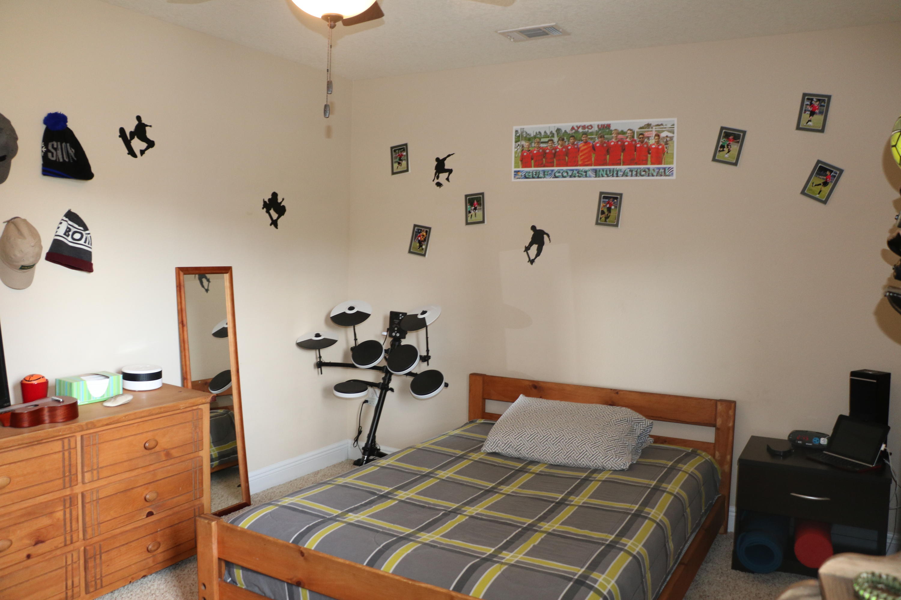 SILVER SPRINGS EST - Residential