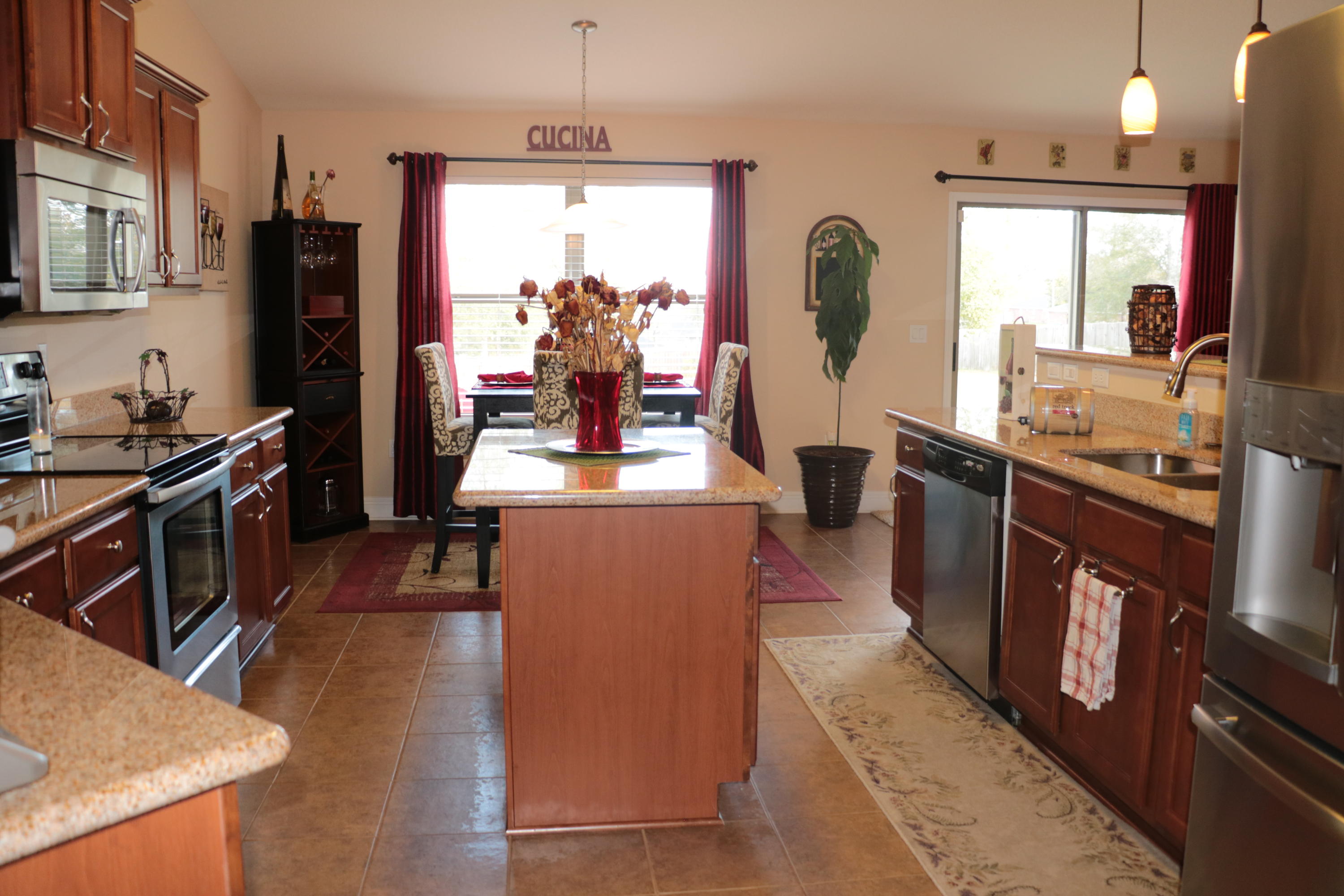 SILVER SPRINGS EST - Residential