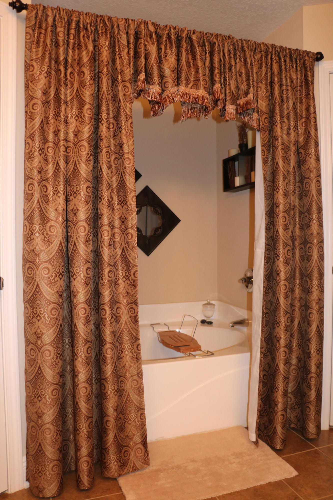 SILVER SPRINGS EST - Residential