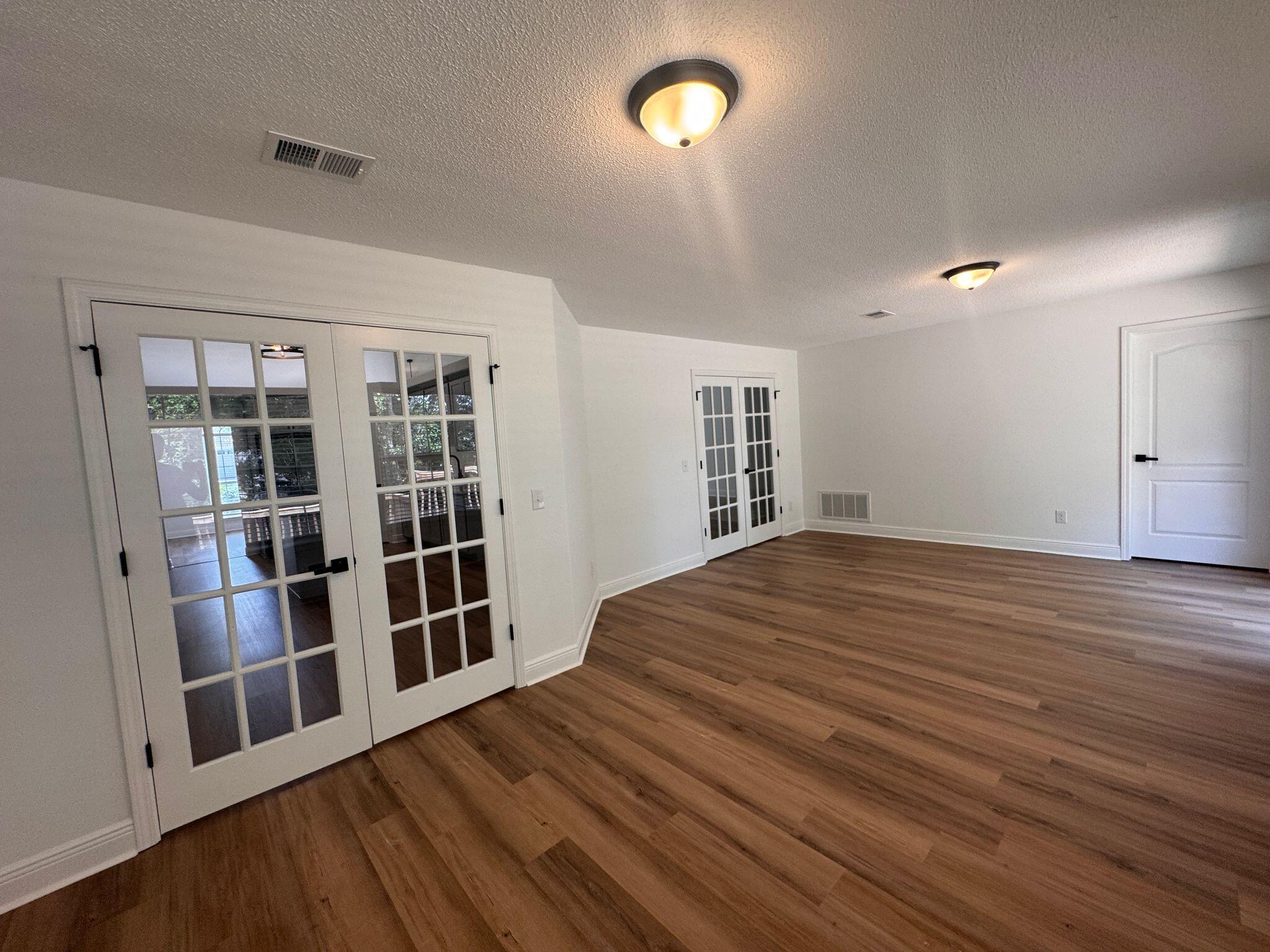 FOX VALLEY - Residential Lease