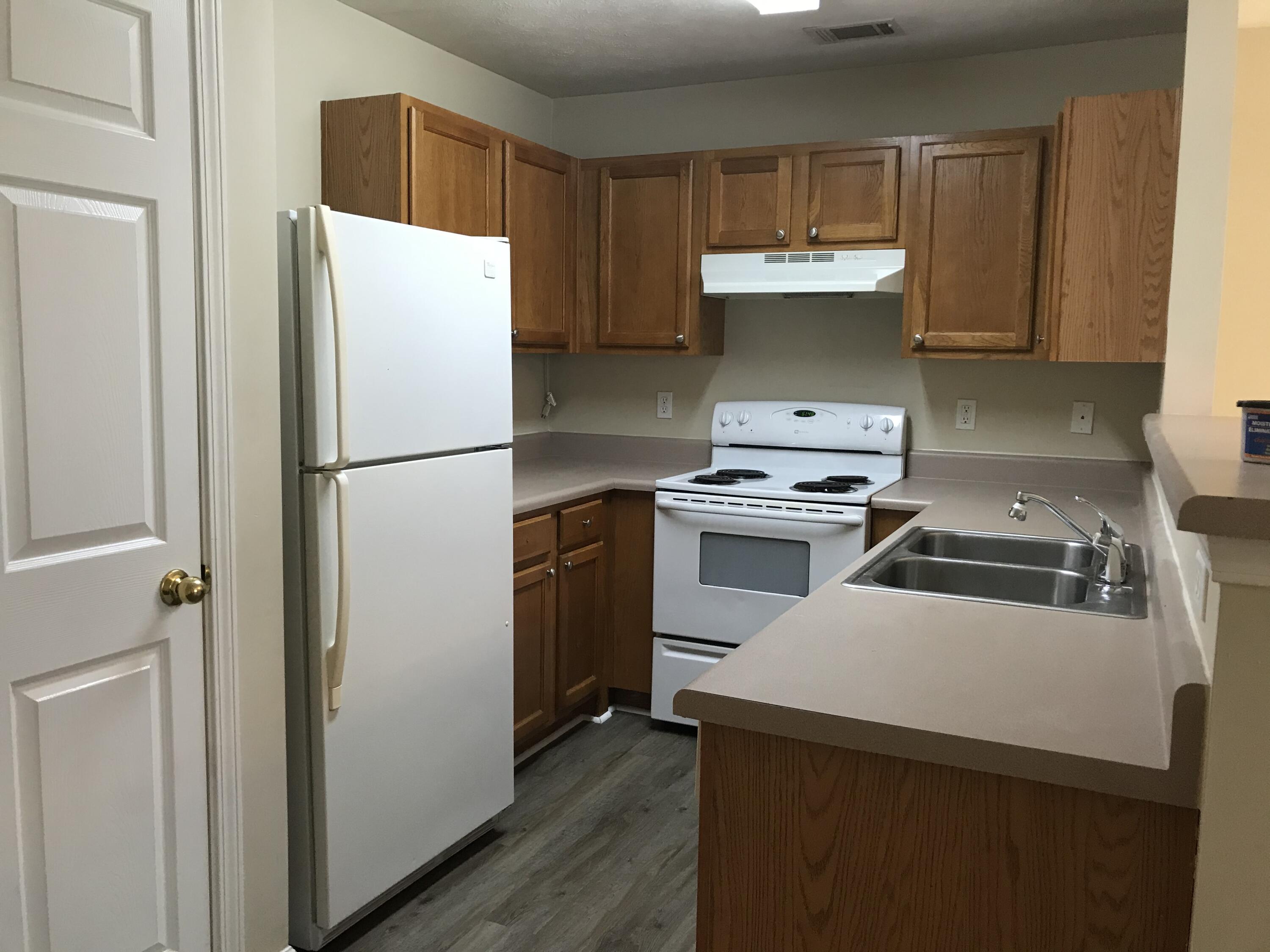 ROLLING PINES - Residential Lease