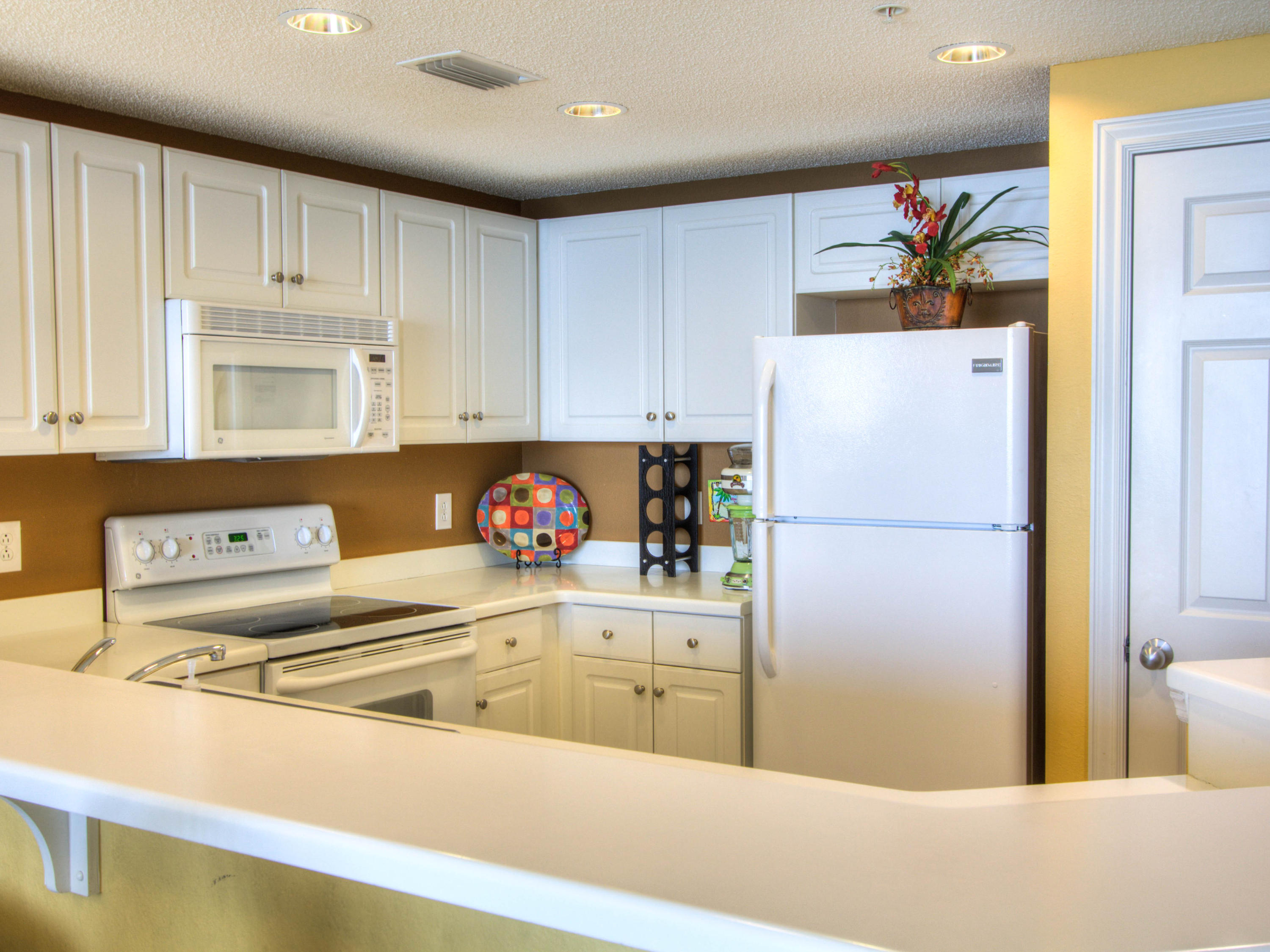 MAJESTIC BEACH TOWERS II - Residential