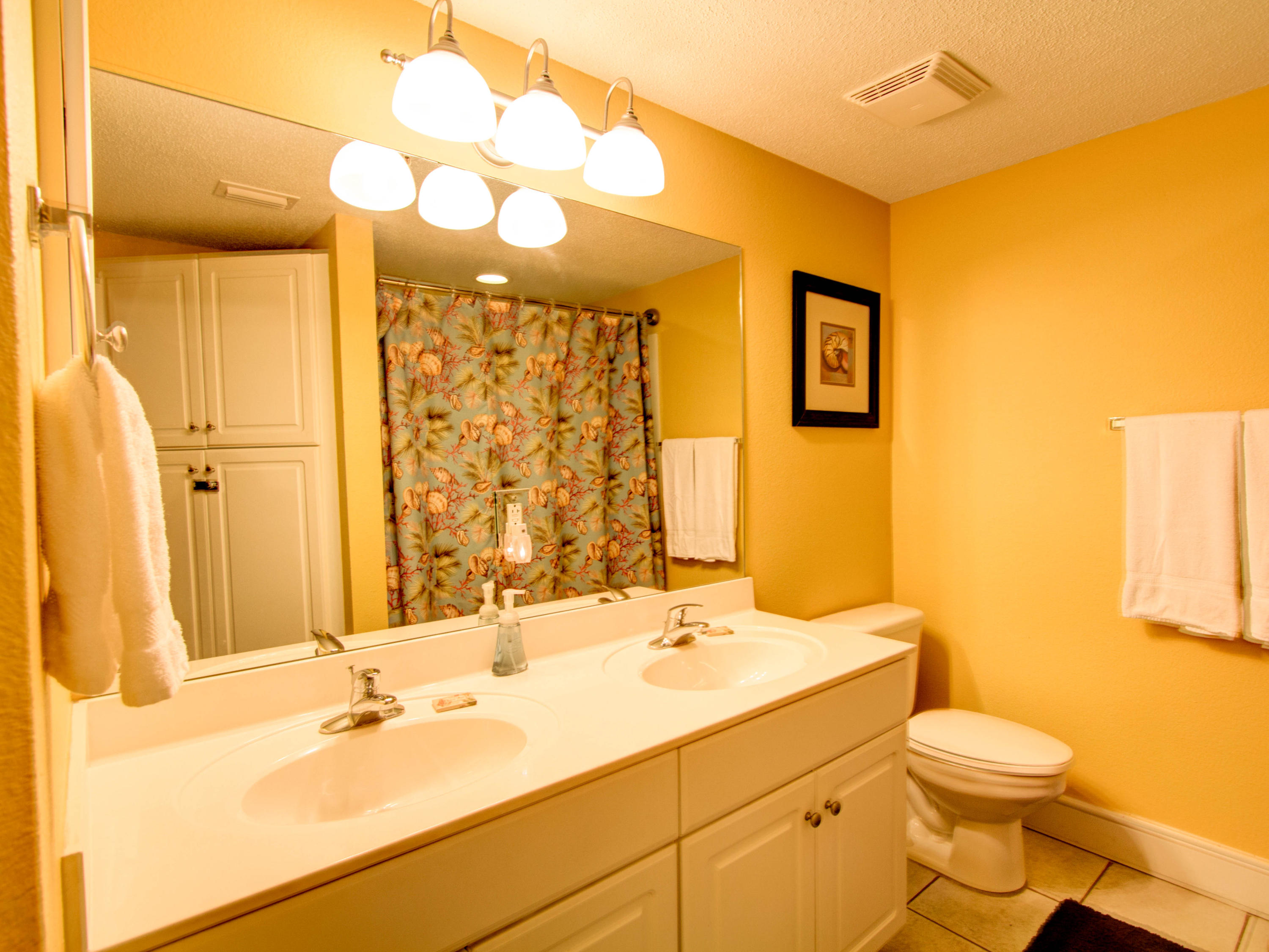 MAJESTIC BEACH TOWERS II - Residential