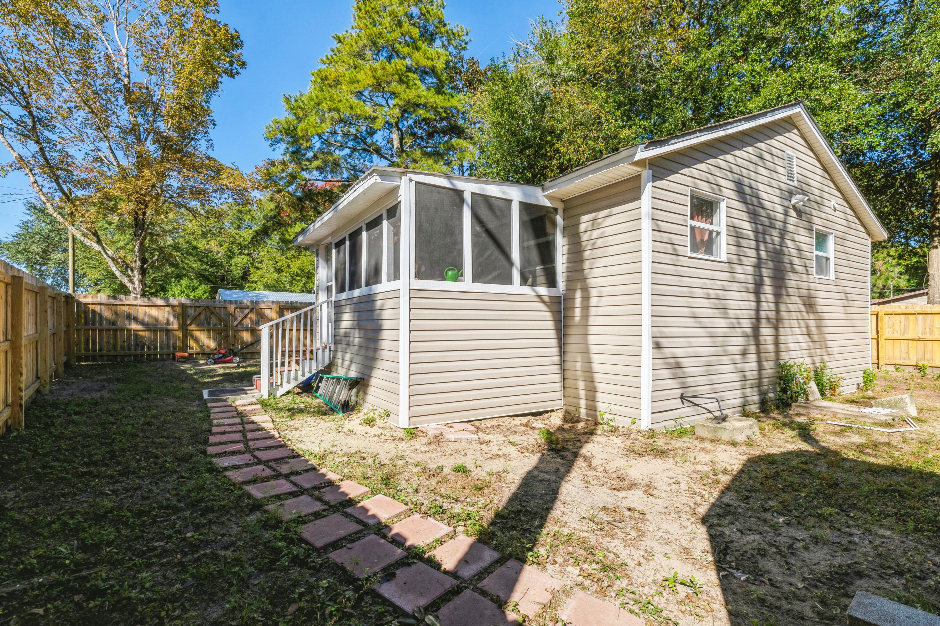 NO RECORDED SUBDIVISION - Residential