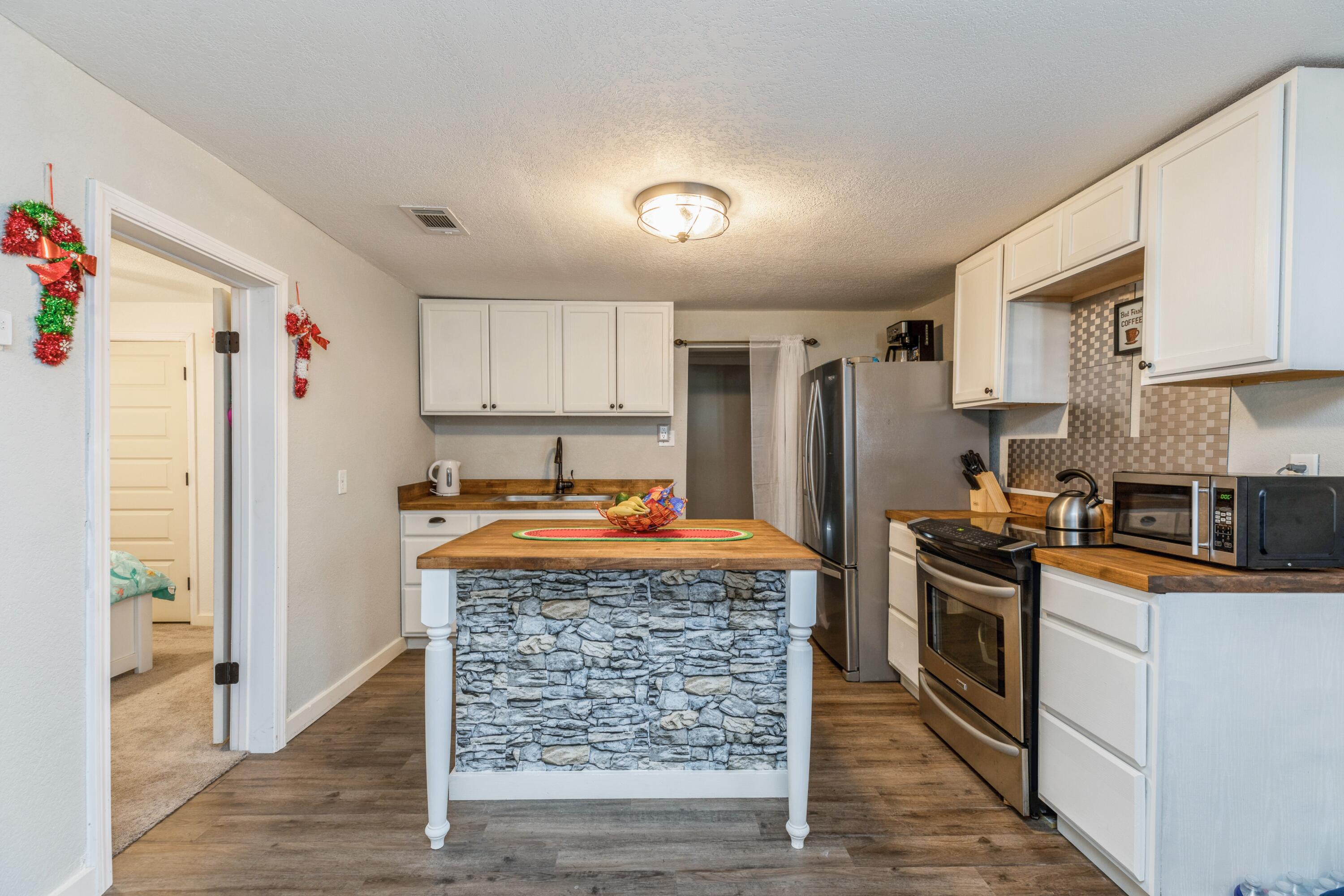 NO RECORDED SUBDIVISION - Residential