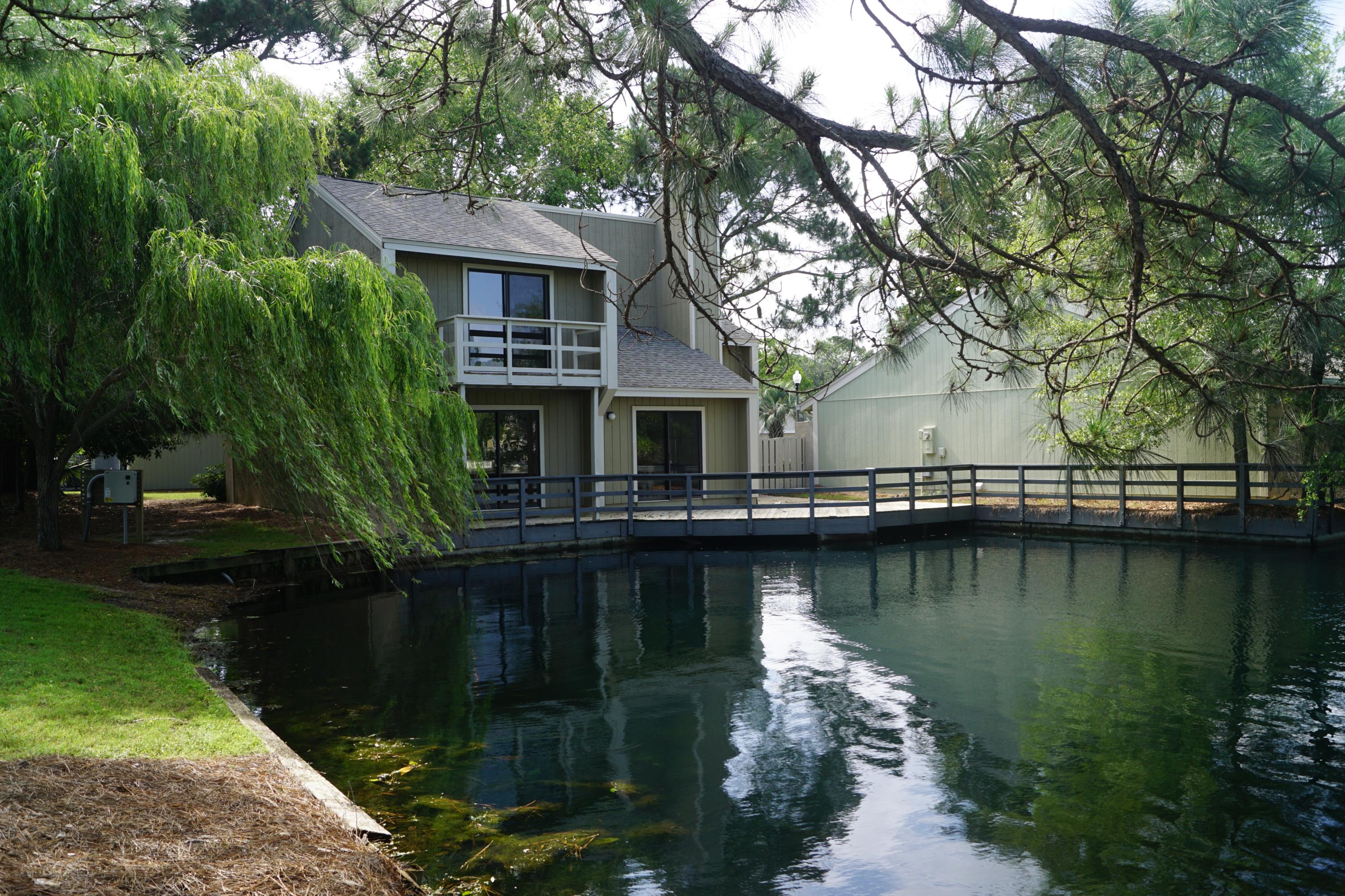 LINKSIDE VILLAGE UNIT 1 - Residential